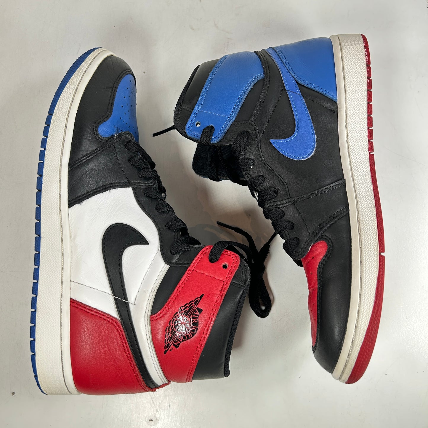 555088 026 Jordan 1 Retro Top 3 [USED] - 8.5 M (Used) (No Box)