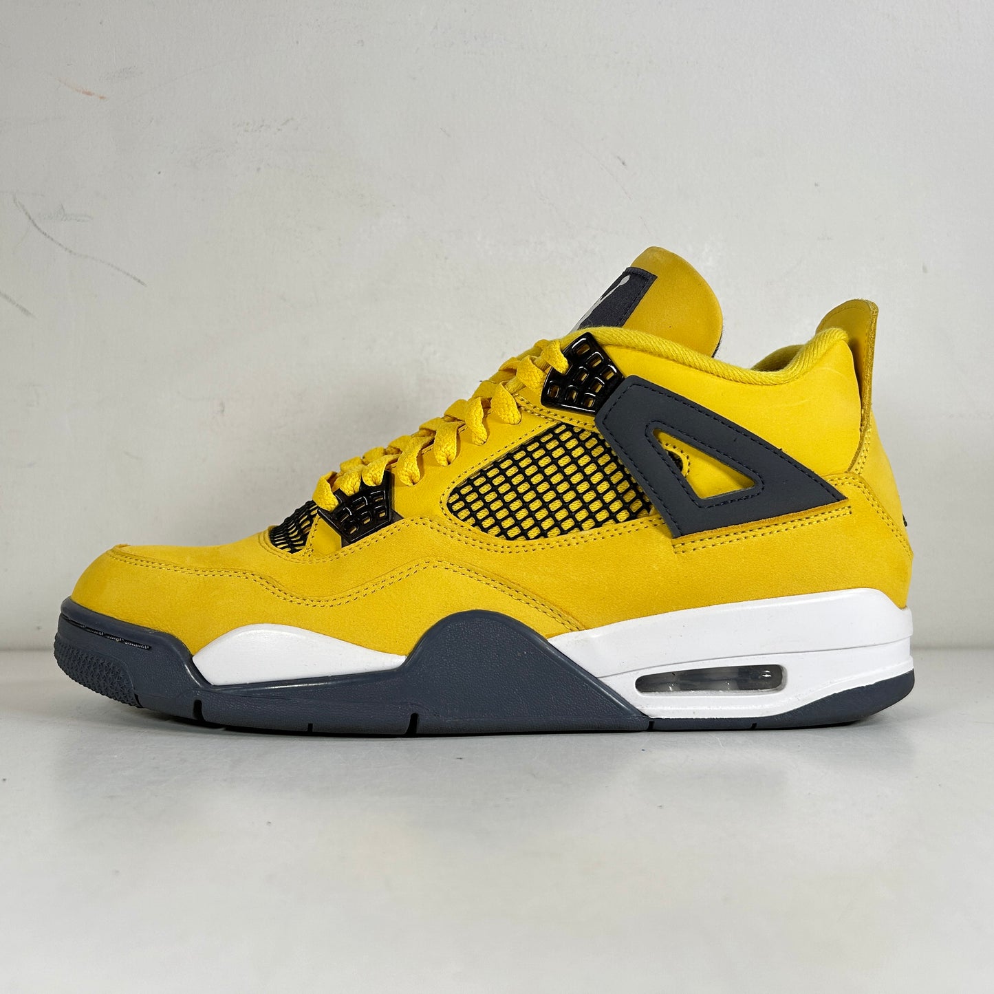 CT8527 700 Jordan 4 Retro Lightning (2021) [USED] - 11 M (Used) (No Box)