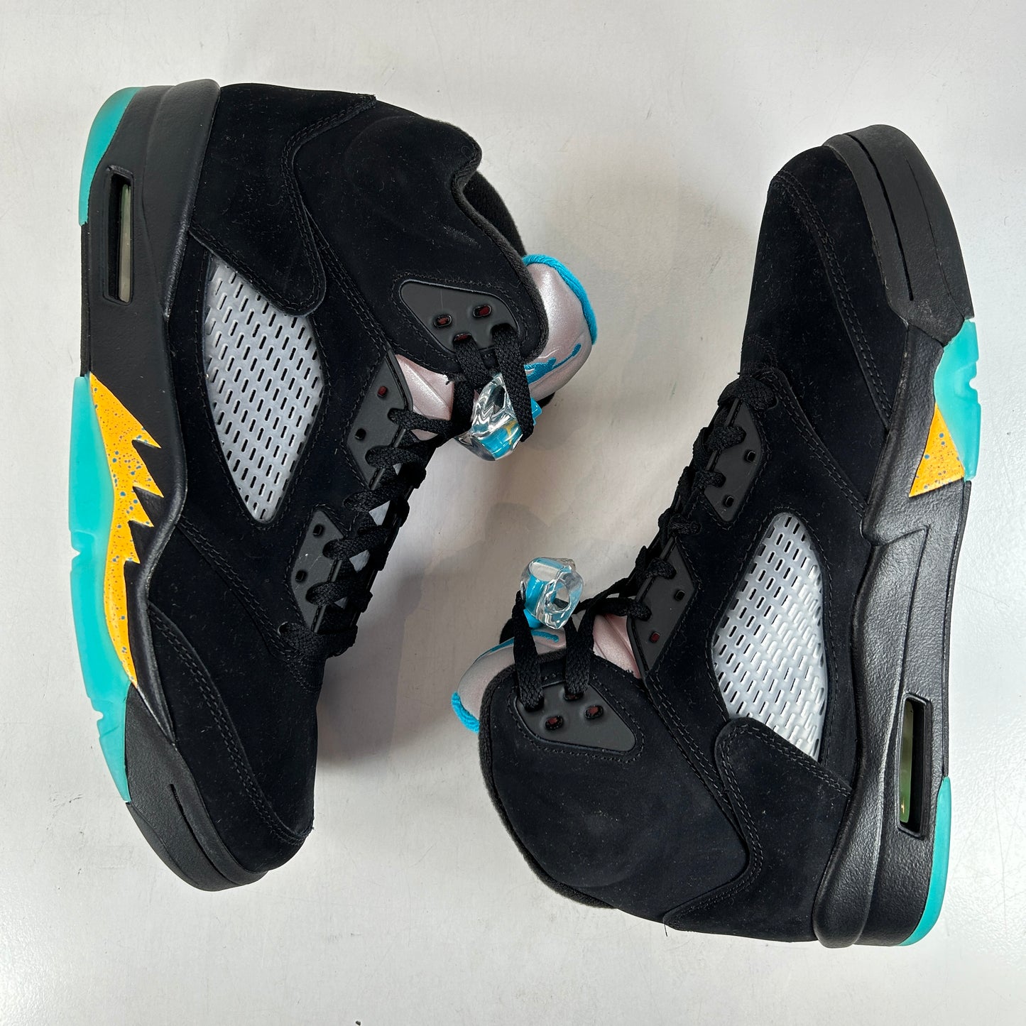 DD0587 047 Jordan 5 Retro Aqua [USED] - 10 M (Used)