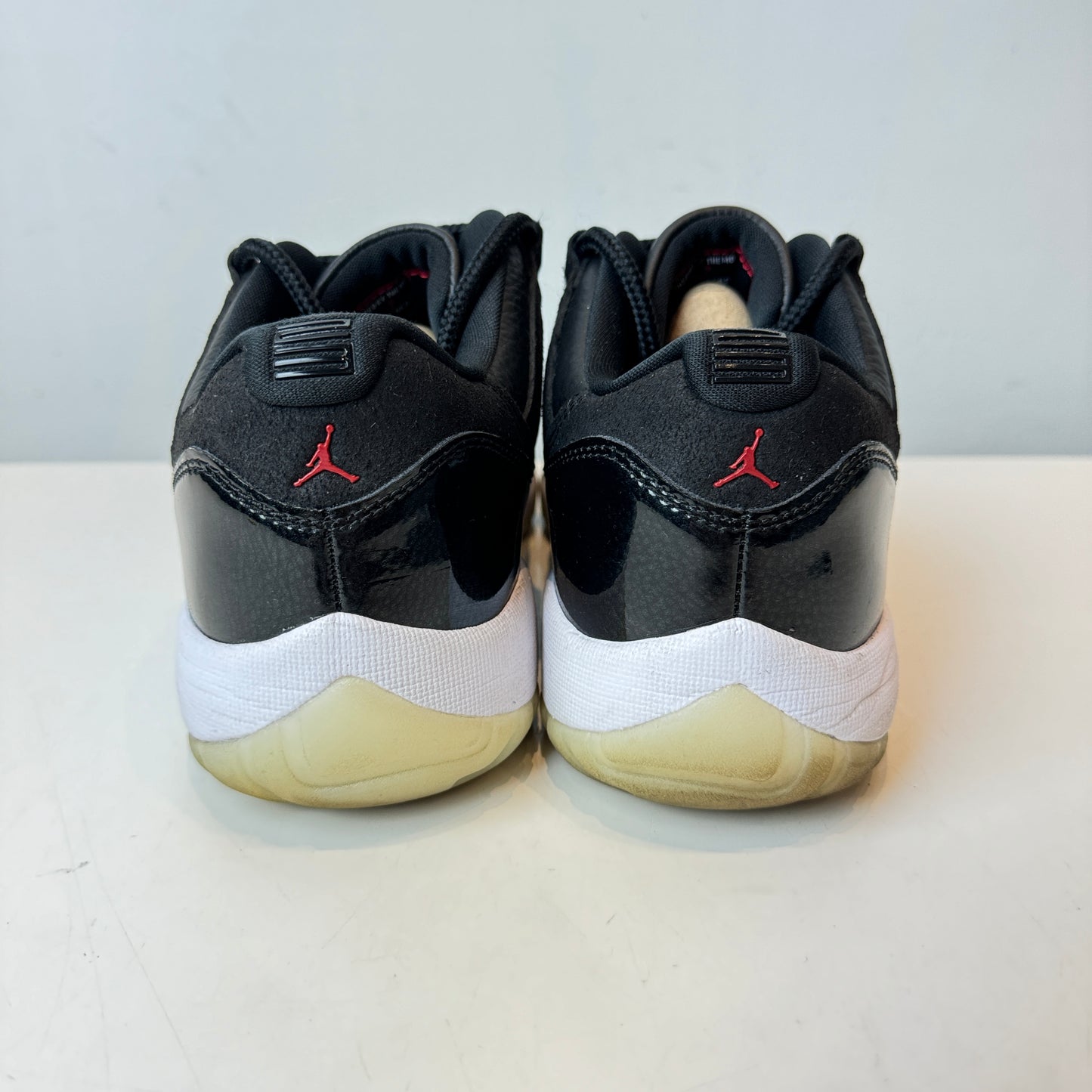 AV2187 001 Jordan 11 Retro Low 72-10 [USED] - 10.5 M (Used2)