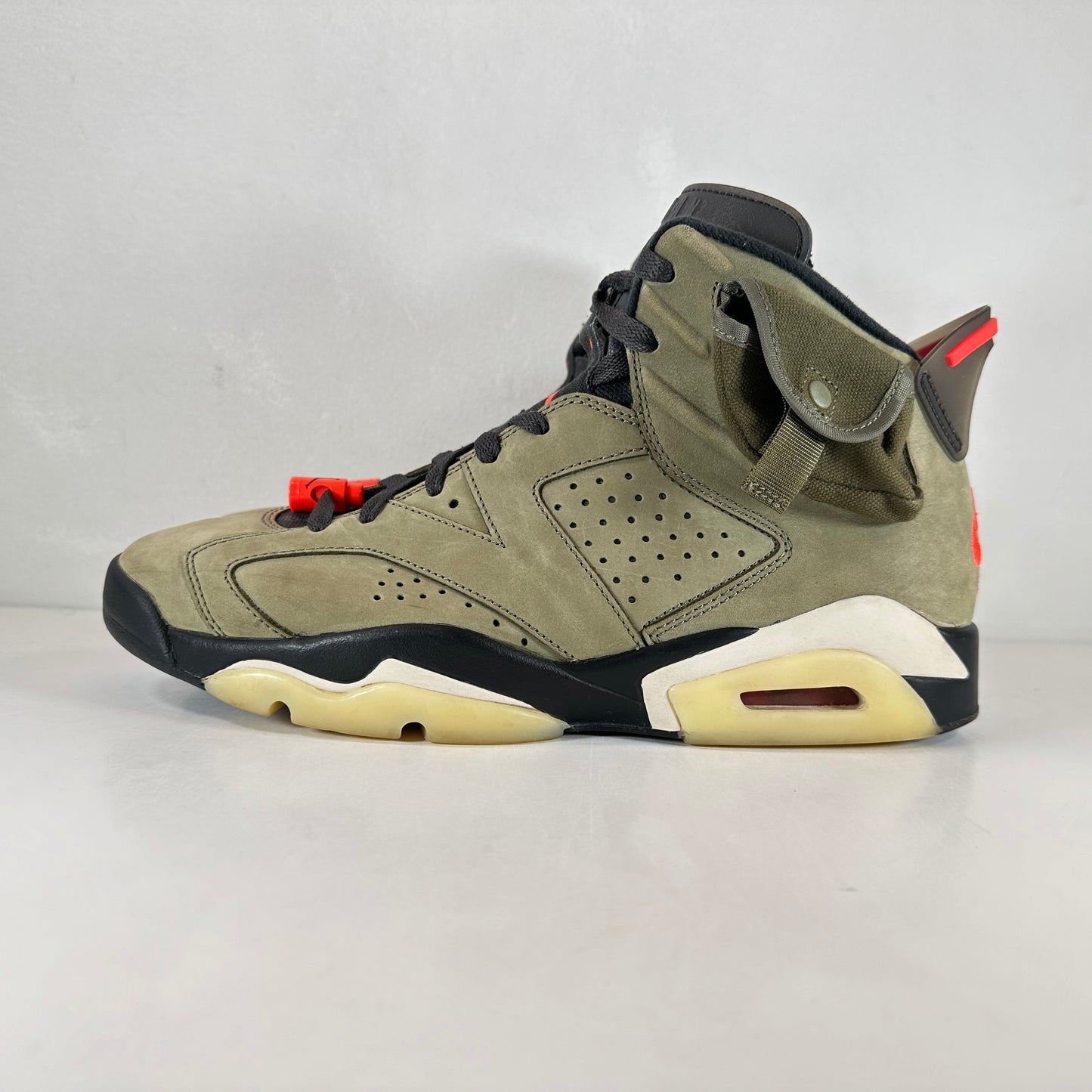 CN1084 200 Jordan 6 Retro Travis Scott [USED] - 10 M (Used)
