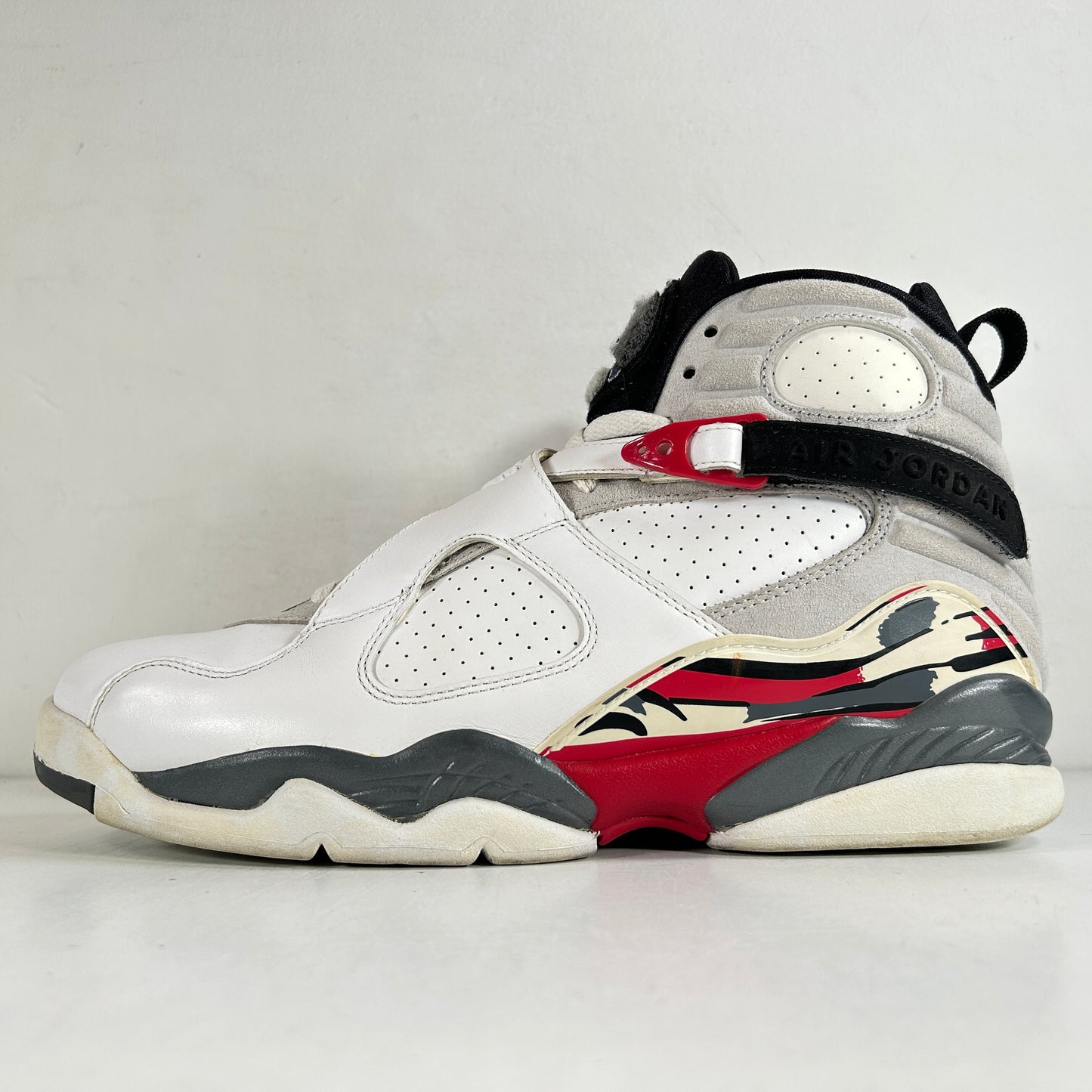 305381 103 Jordan 8 Retro Bugs Bunny (2013) [USED] - 10.5 M (Used)