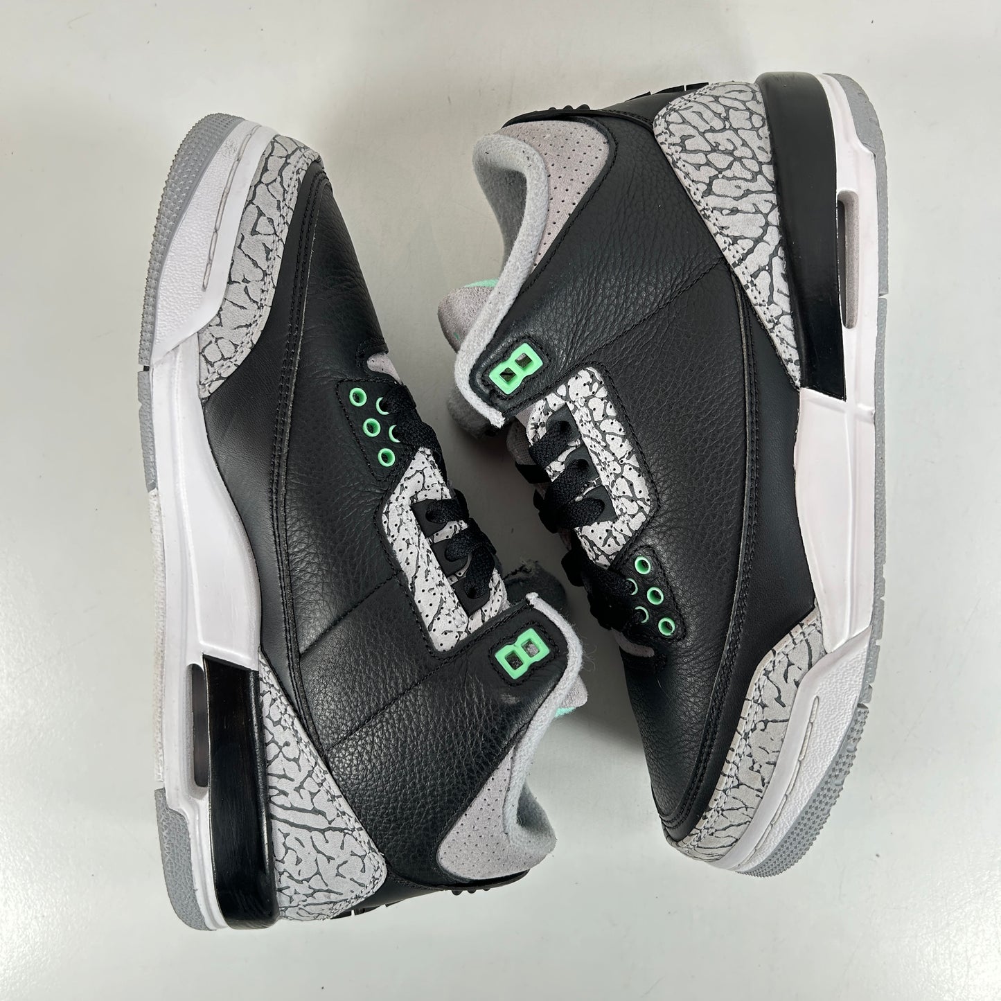 DM0967 031 Jordan 3 Retro Green Glow (GS) [USED] - 7 Y (Used)