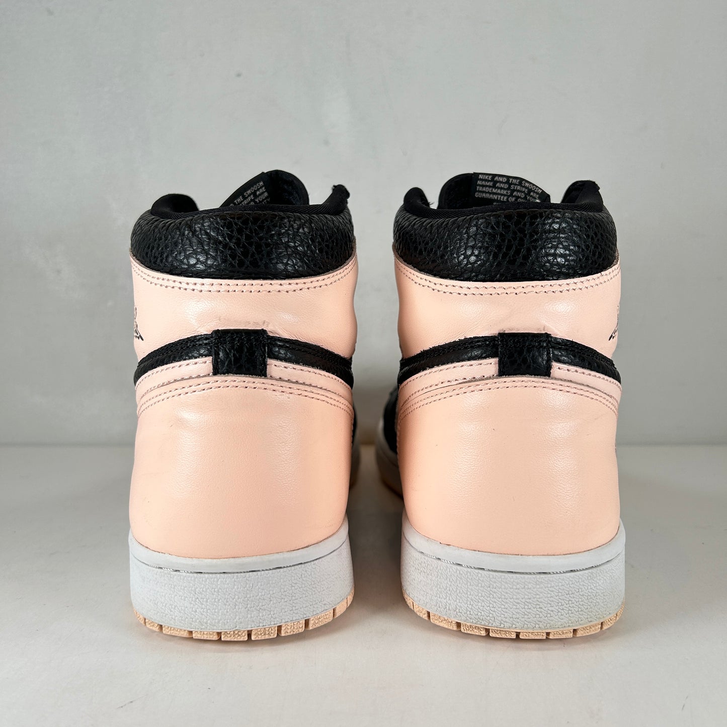 555088 081 Jordan 1 Tinte carmesí