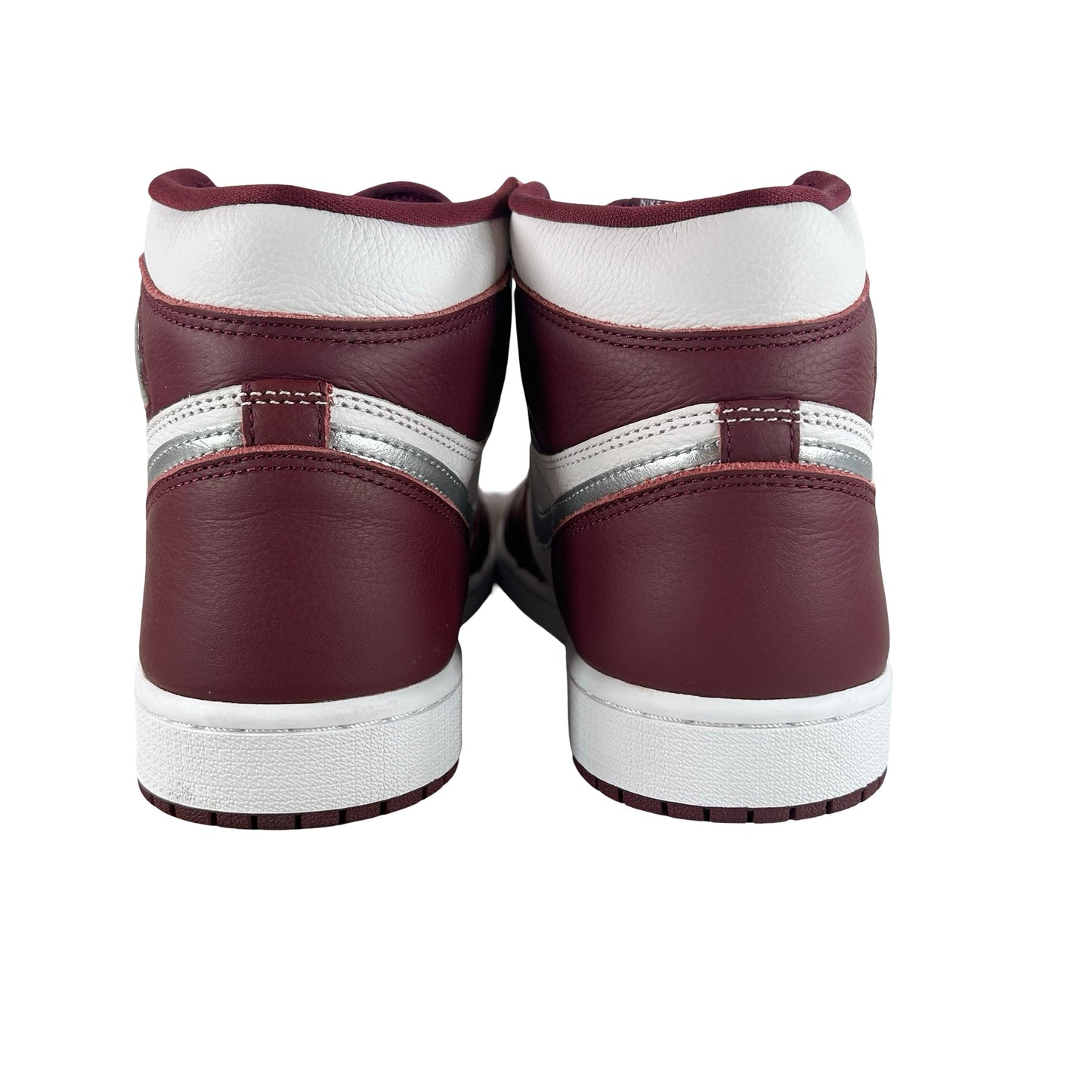 555088 611 Jordan 1 Retro High OG Bordeaux [USED] - 9.5 M (Used)