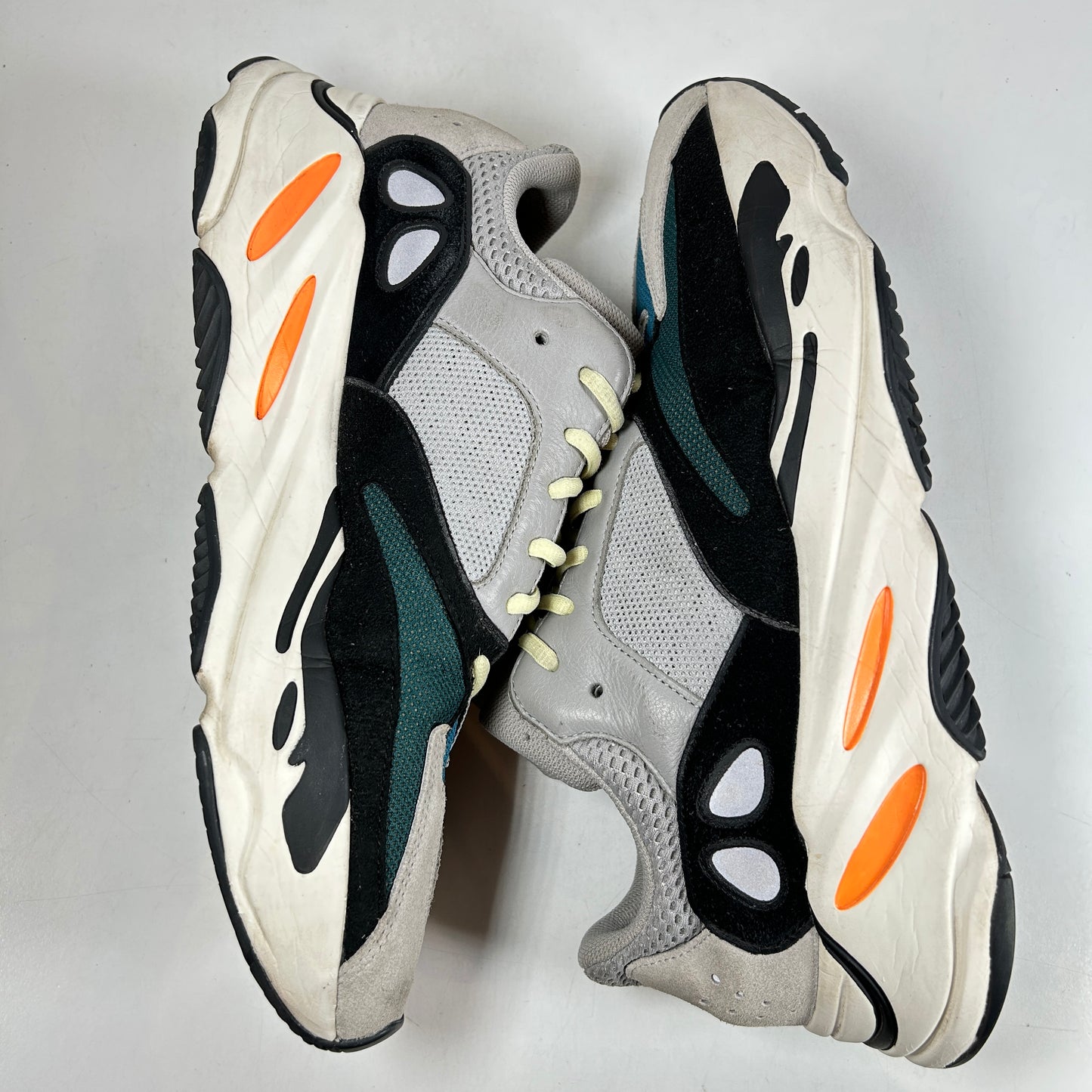 B75571 Yeezy 700 Wave Runner [USED] - 12.5 M (Used) (No Box)