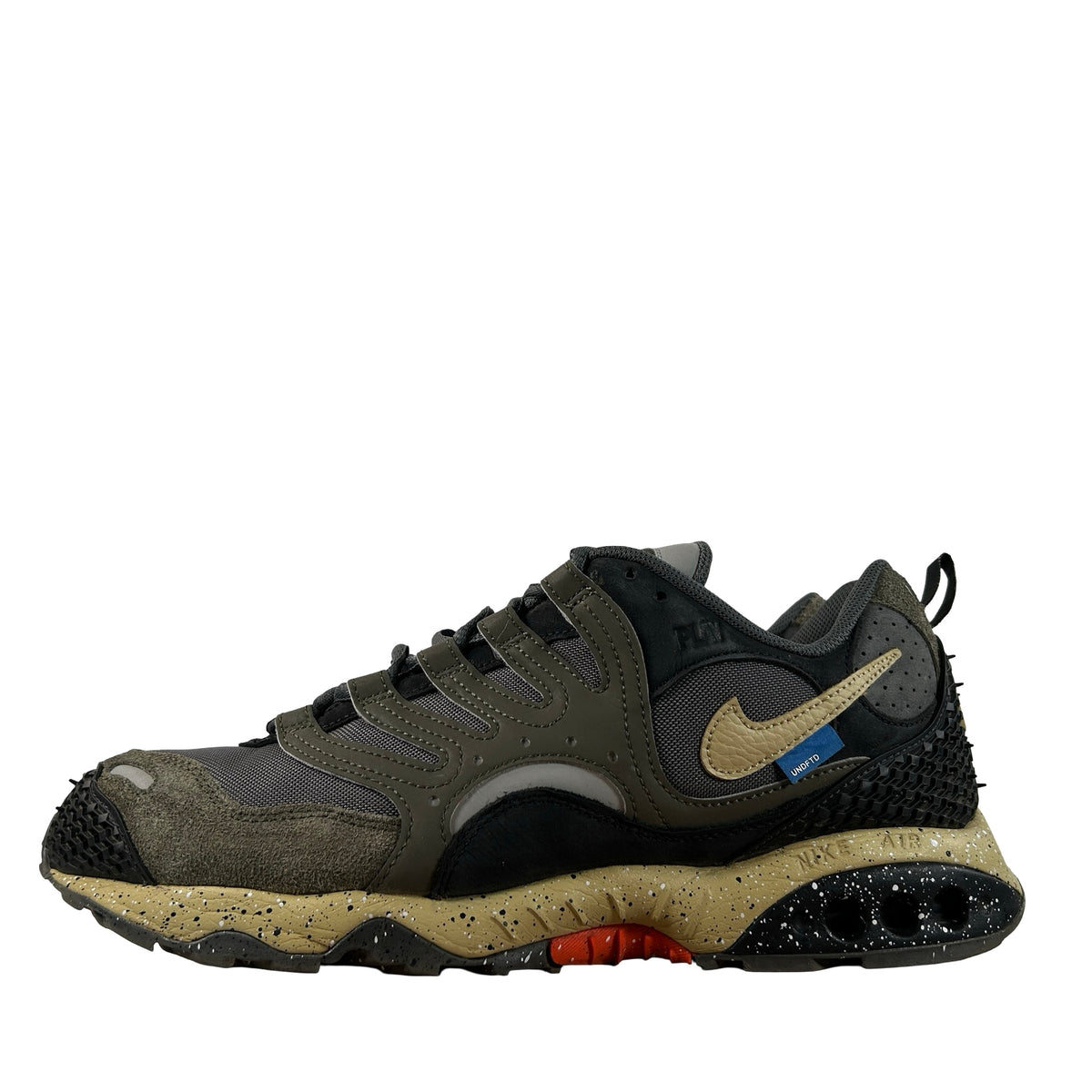 FN7546 300 Undefeated x Air Terra Humara Cargo Khaki [USED] - 13 M (Used3)