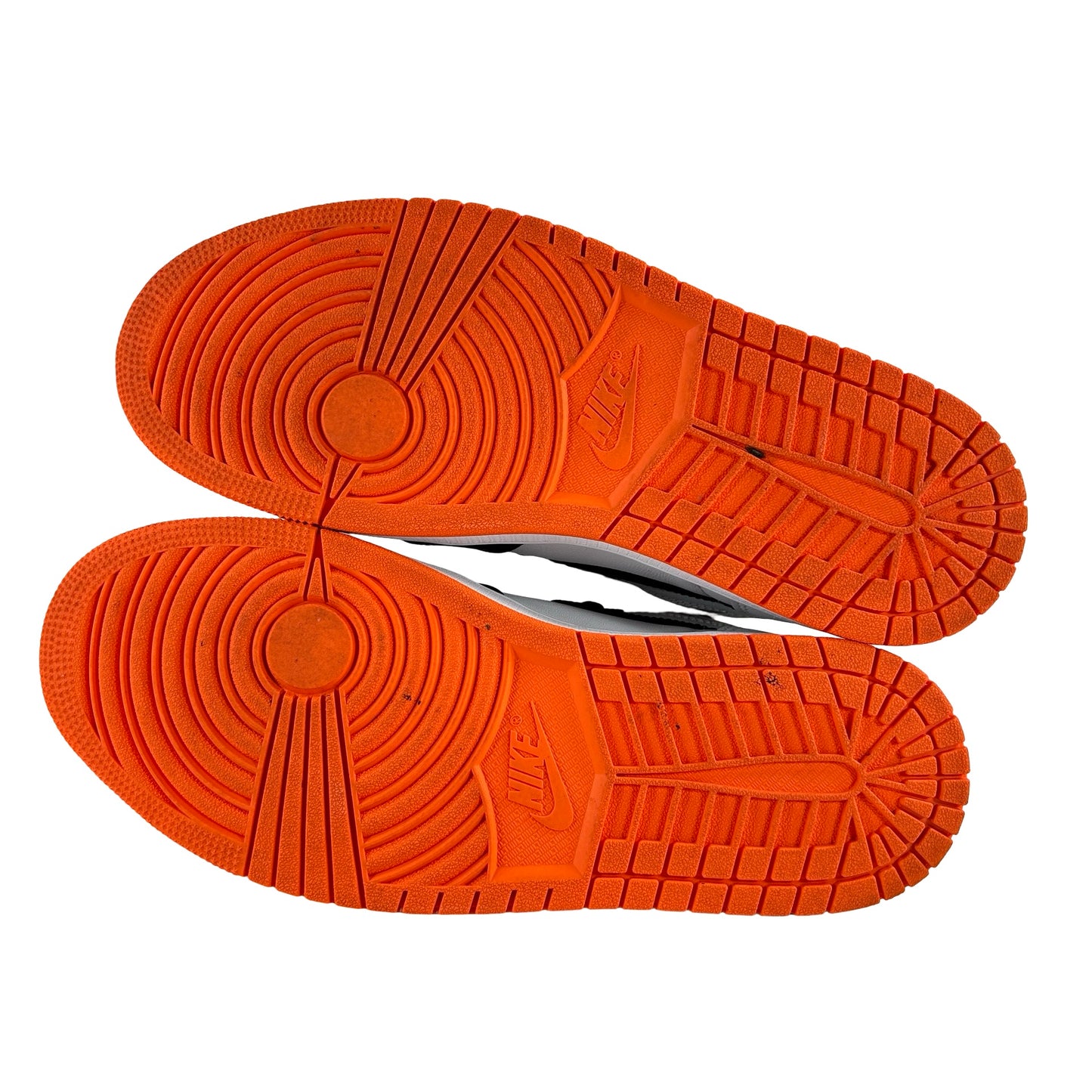 555088 180 Jordan 1 Retro High Electro Orange [USED] - 8.5 M (Used)