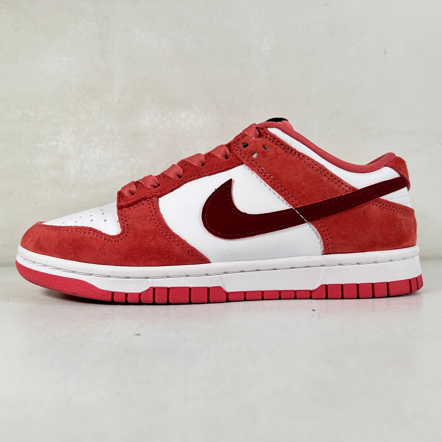 FQ7056 100 Nike Dunk Low Valentine's Day (2024) (Women's) [USED] - 6.5 Y (Used) (No Box)