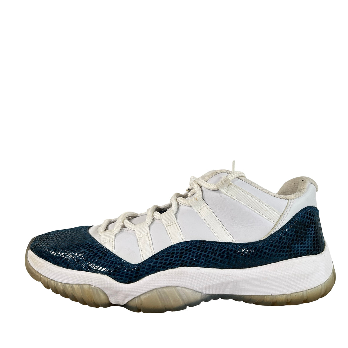 CD6846 102 Jordan 11 Retro Low Snake Navy (2019) [USED] - 9 M (Used)