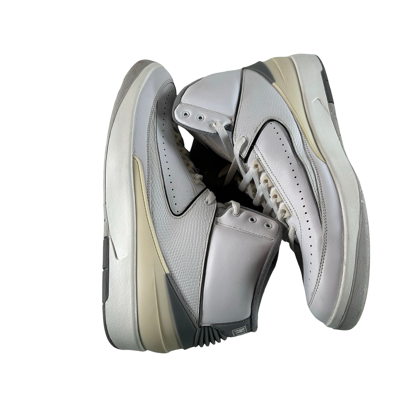 DR8884 100 Jordan 2 Retro Cement Grey [USED] - 12.5 M (Used)