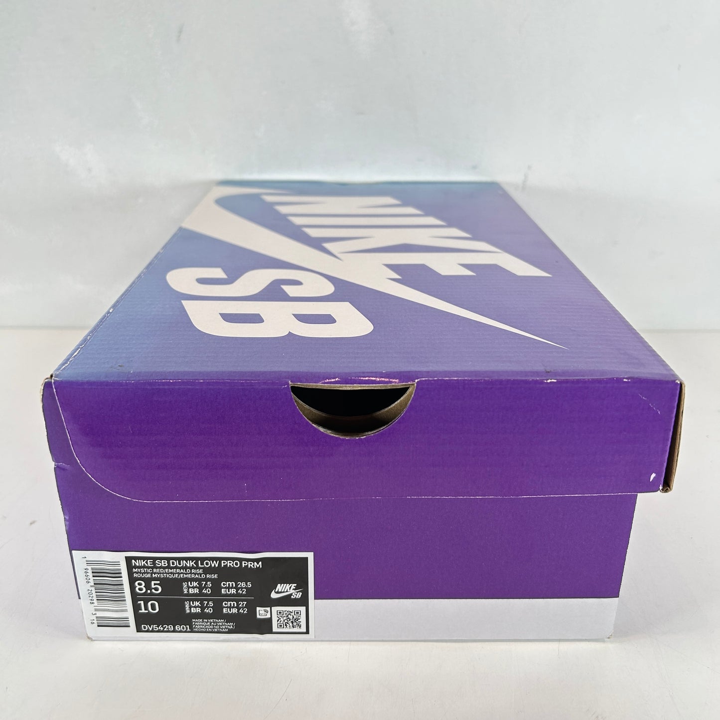 DV5429 601 Nike SB Dunk Low Mystic Red Rosewood [USED] - 8.5 M (Used)