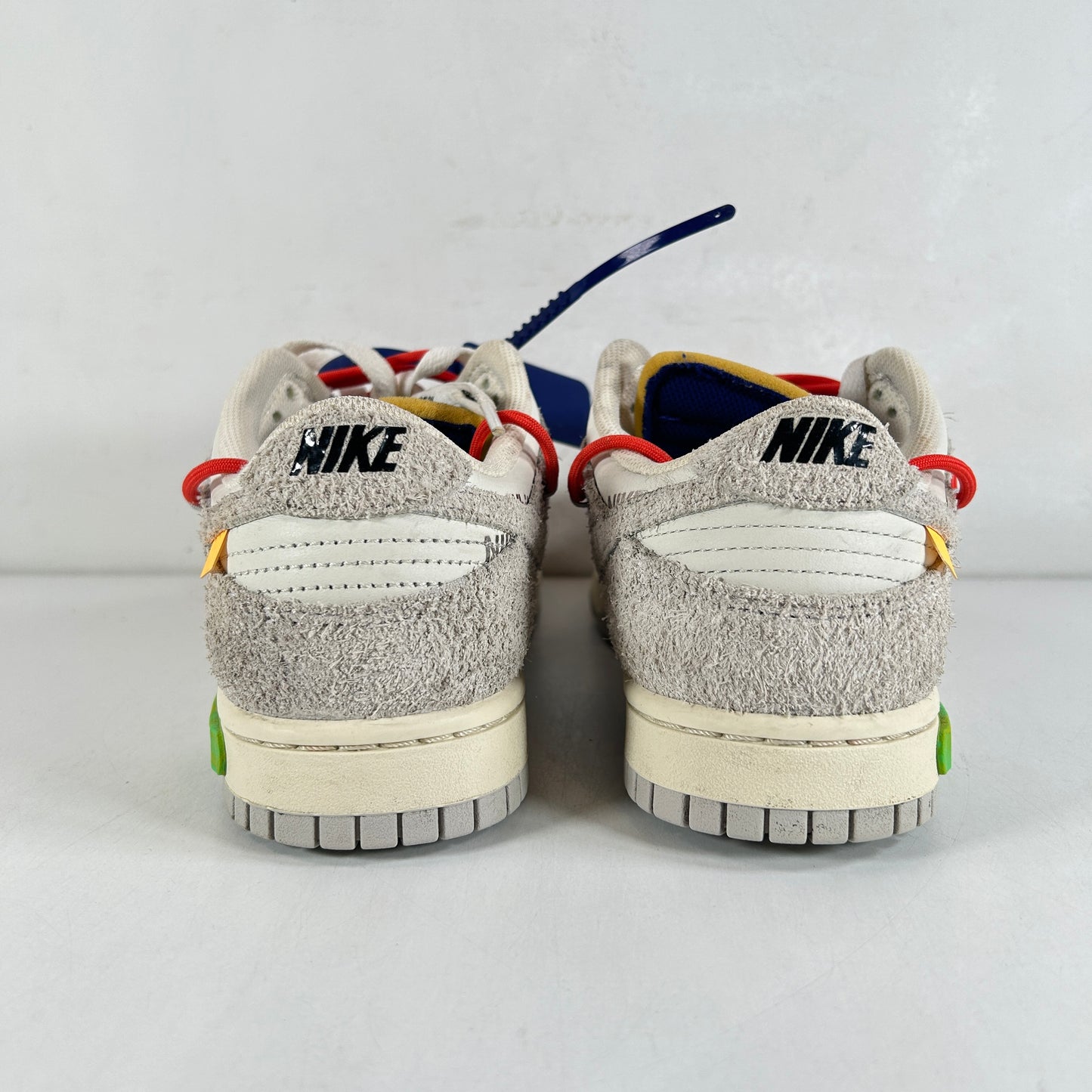 DJ0950 110 Nike Dunk Low Blanco roto Lote 13