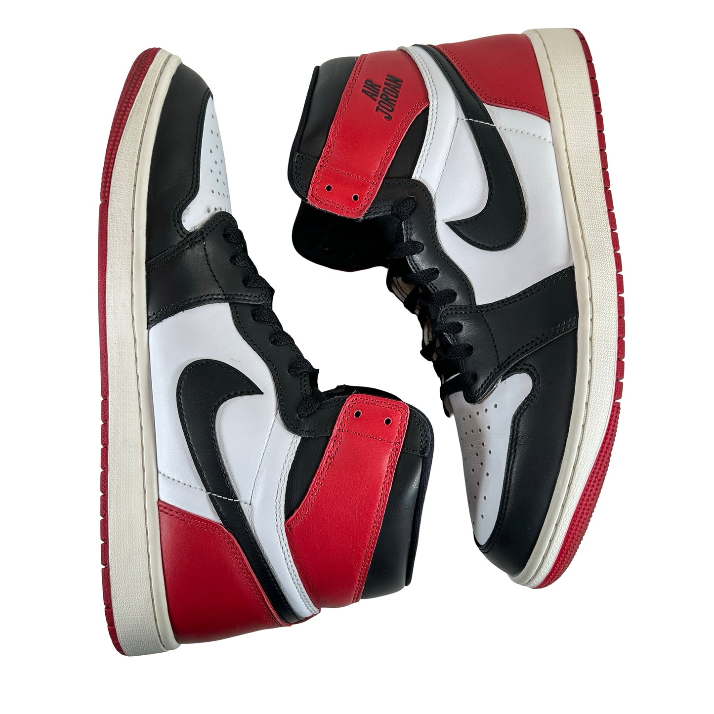 DZ5485 106 Jordan 1 Retro High OG Black Toe Reimagined [USED] - 13 M (Used)