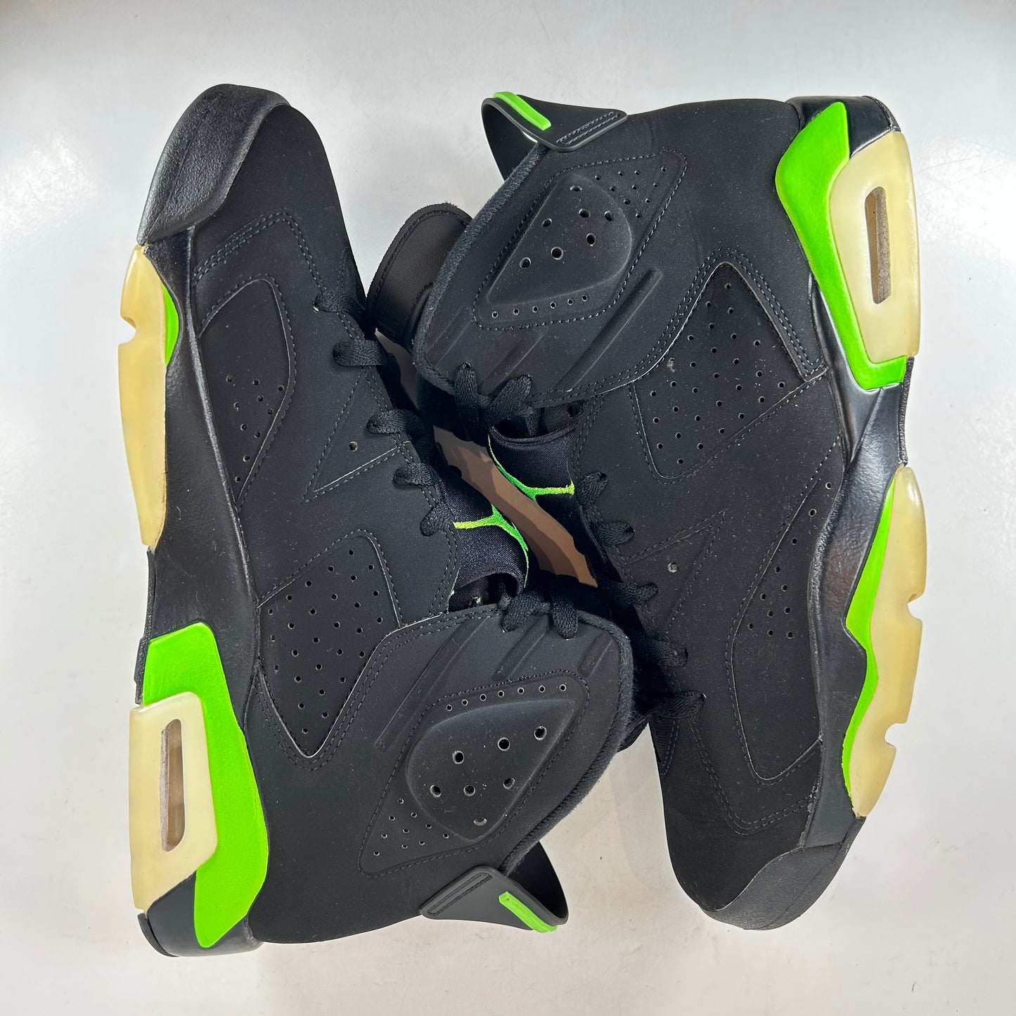 CT8529 003 Jordan 6 Retro Verde Eléctrico