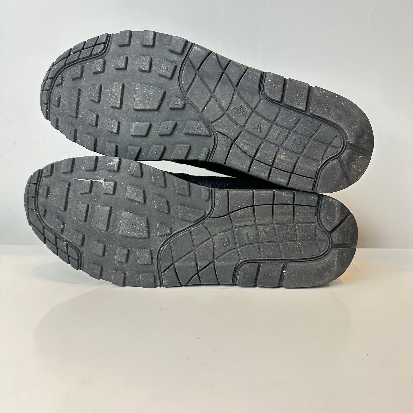 704901 001 Nike Air Max 1 Patch Black [USED] - 11 M (Used)
