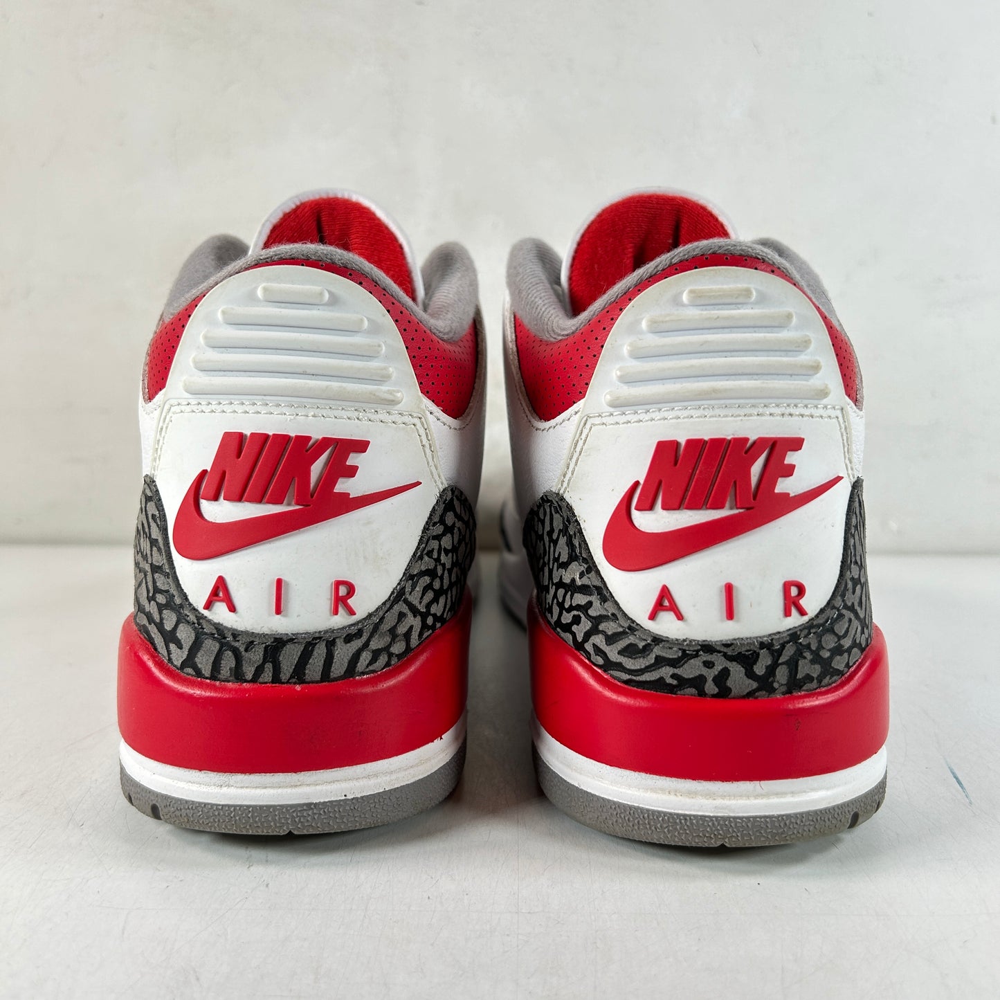 DN3707 160 Jordan 3 Retro Fire Red (2022) [USED] - 9.5 M (Used) (Replace Box)