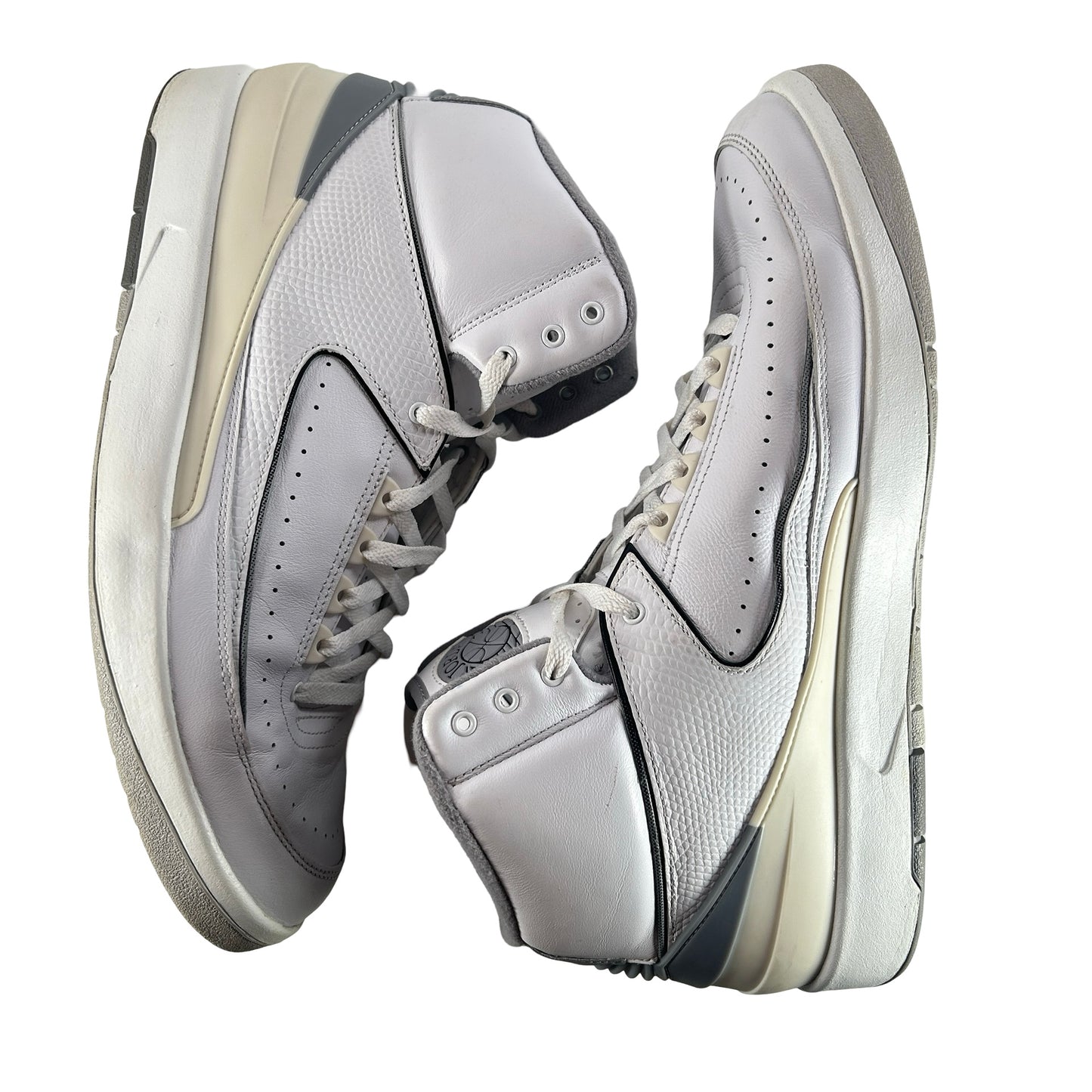 DR8884 100 Jordan 2 Retro Cement Grey [USED] - 13 M (Used2)