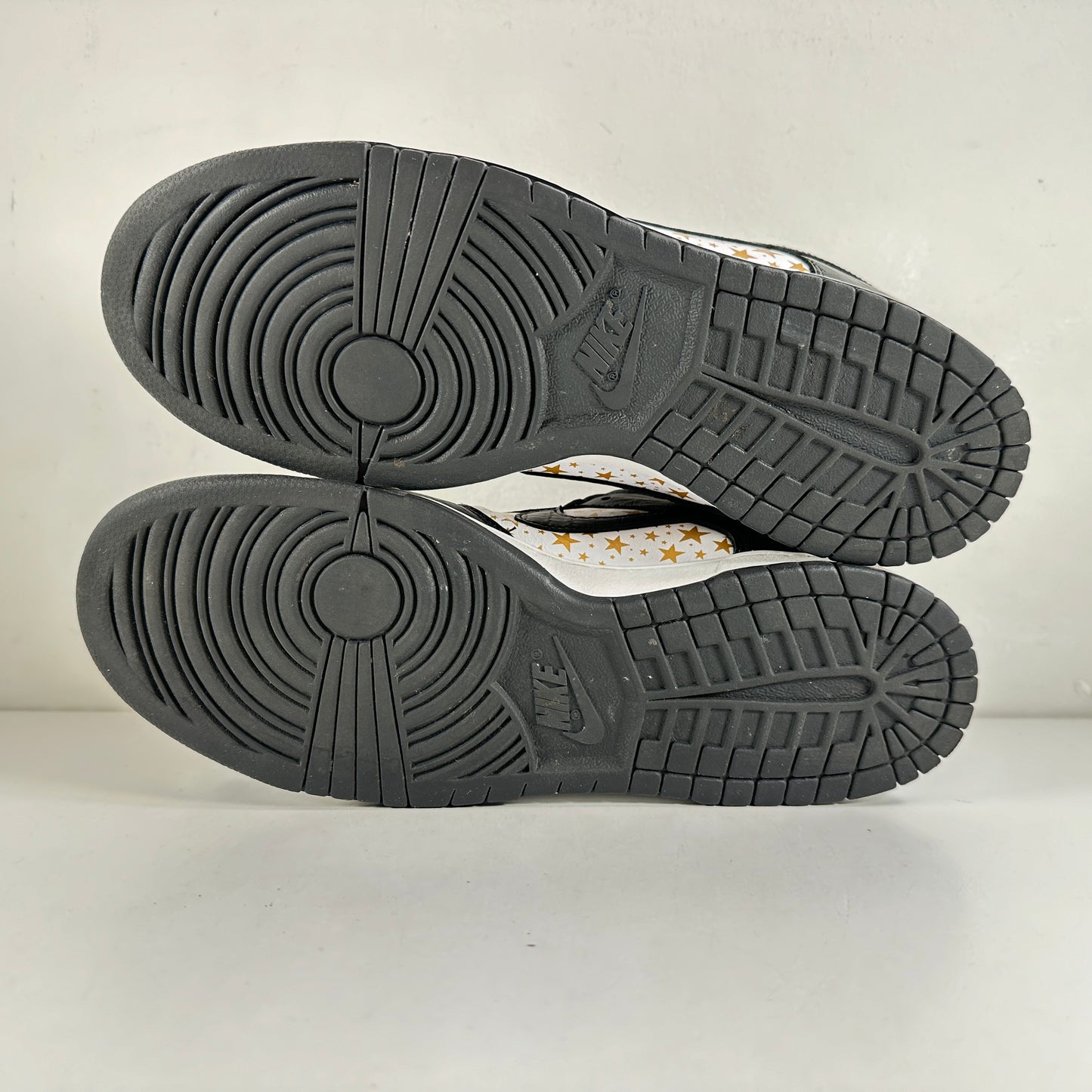 DH3228 102 Dunk SB Low Supreme Black [USED] - 11.5 M (Used)