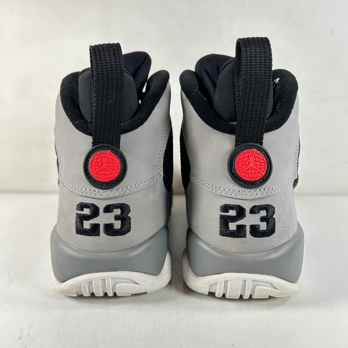 302359 060 Jordan 9 Retro Particle Grey (GS) [USED] - 7 Y (Used)