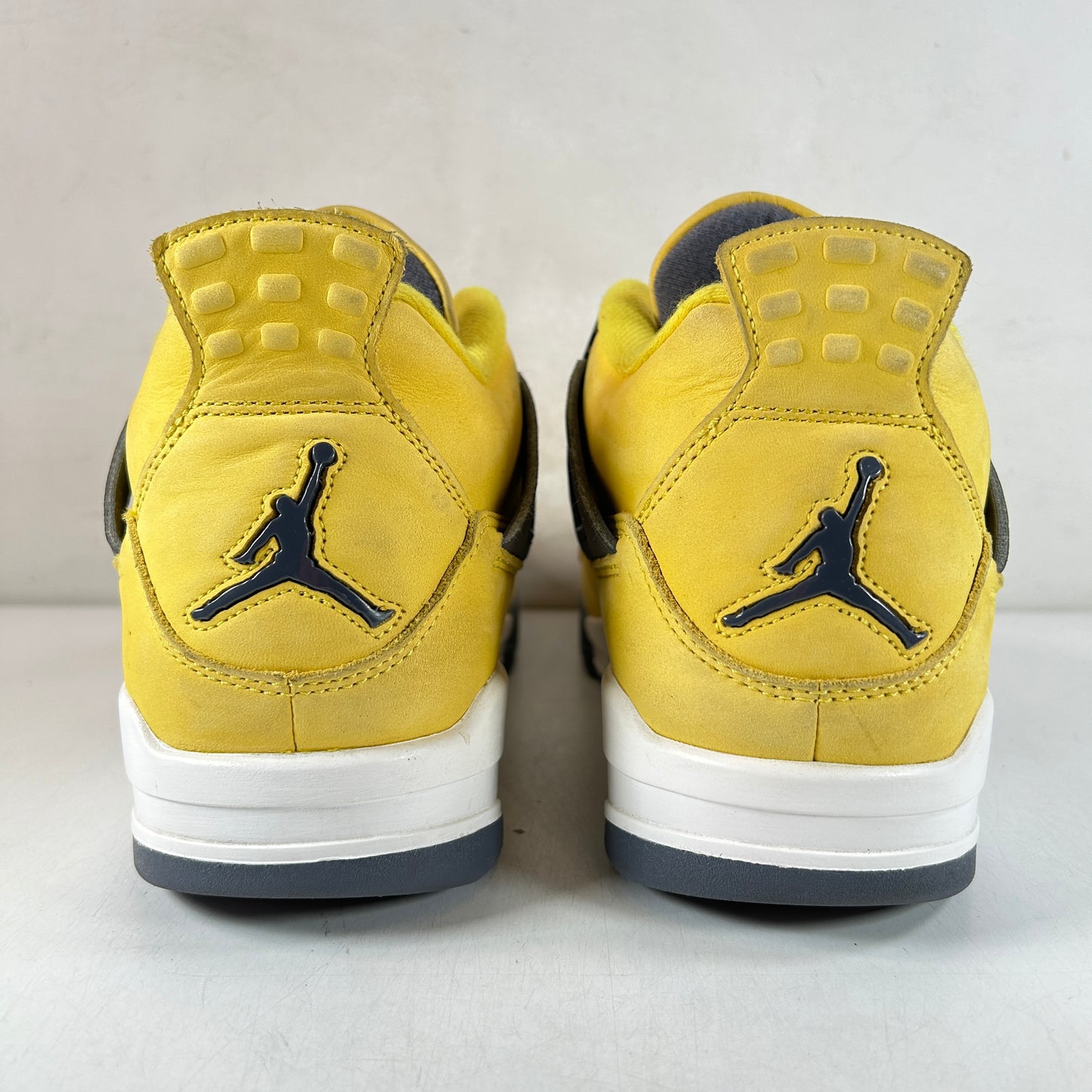 CT8527 700 Jordan 4 Retro Lightning [USED] - 11 M (Used4)