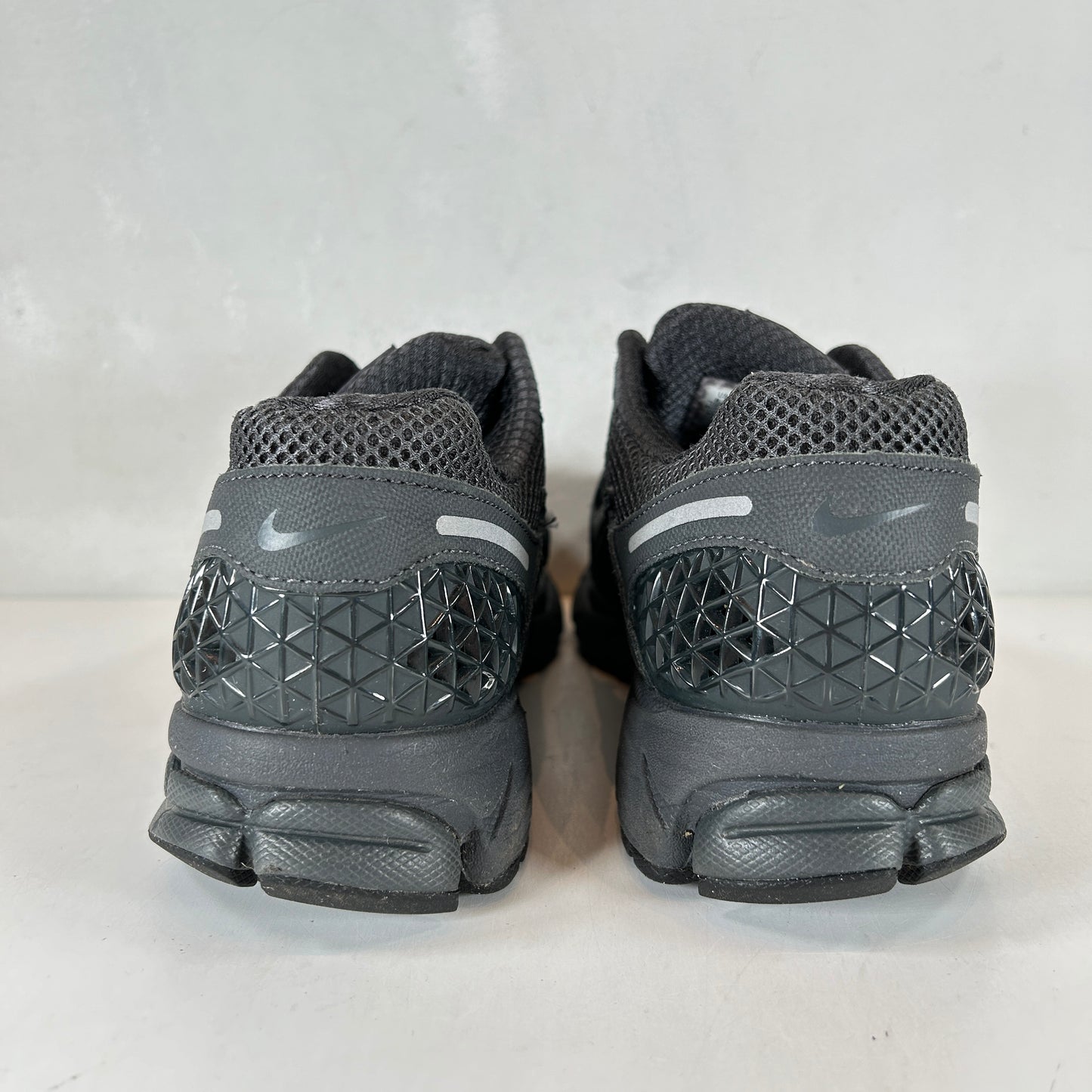 BV1358 002 Nike Zoom Vomero 5 Anthracite (2019/2023) [USED] - 8.5 M (Used)