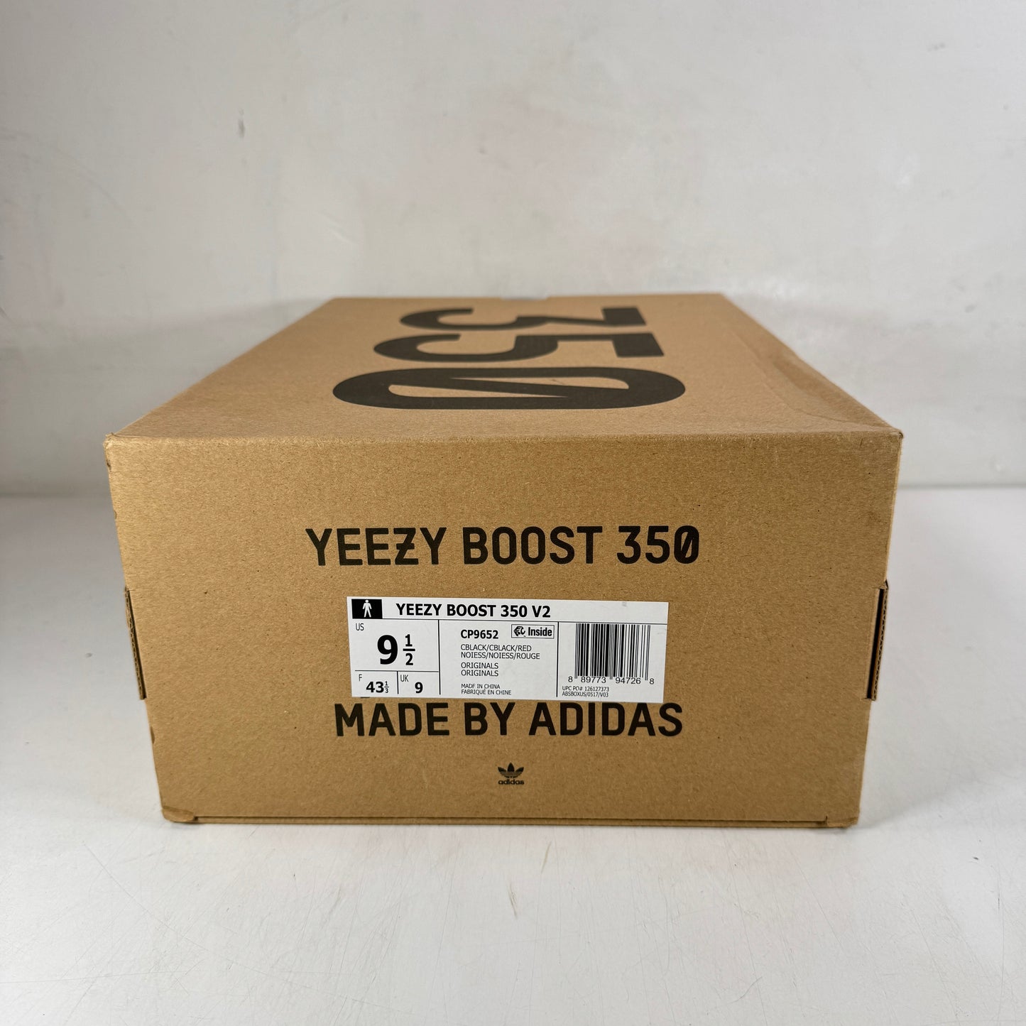 CP9652 Yeezy 350 V2 Criado