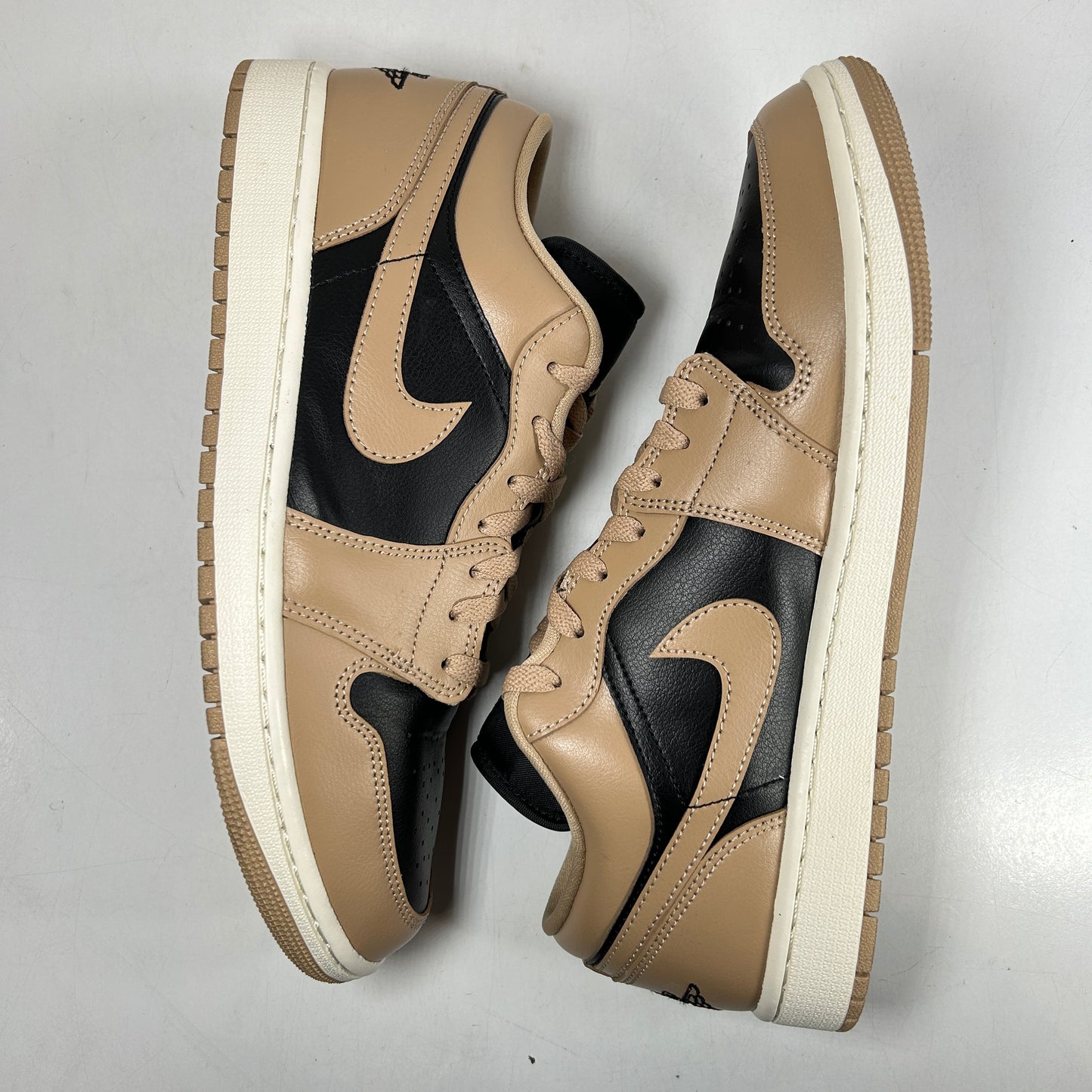 DC0774 201 Jordan 1 Low Desert (Women's) [USED] - 11.5 W (Used)