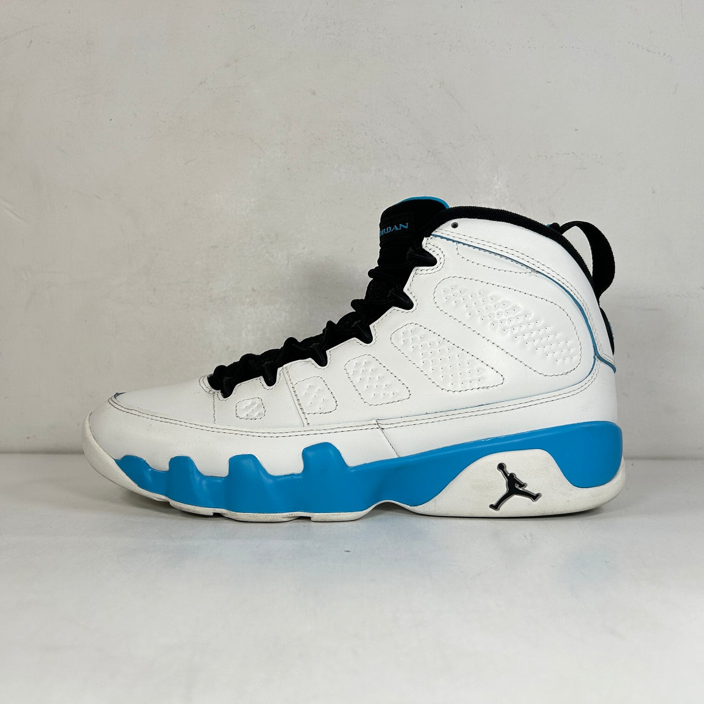 FQ8992 101 Jordan 9 Retro Powder Blue (2024) [USED] - 9 M (Used2)