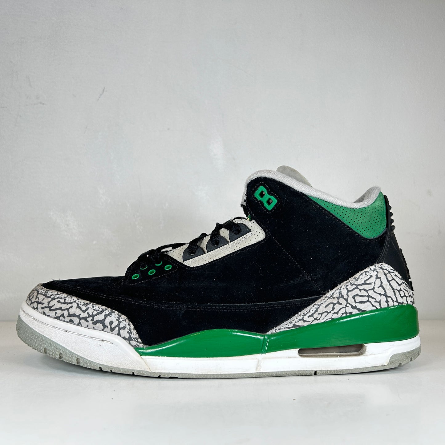 CT8532 030 Jordan 3 Retro Pine Green [USED] - 13 M (Used)