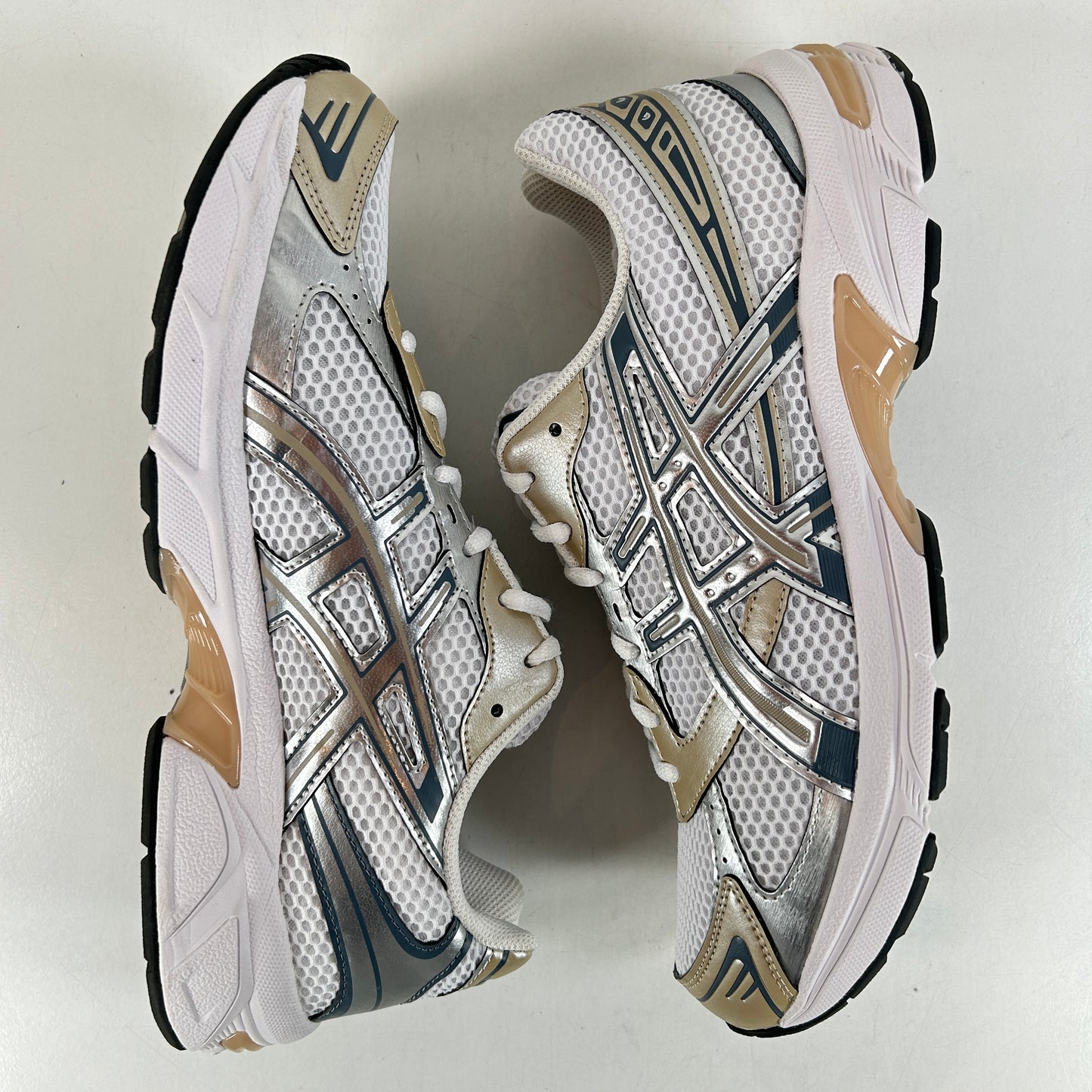 1201A256 117 ASICS Gel-1130 White Wood Crepe [USED] - 9 M (Used)