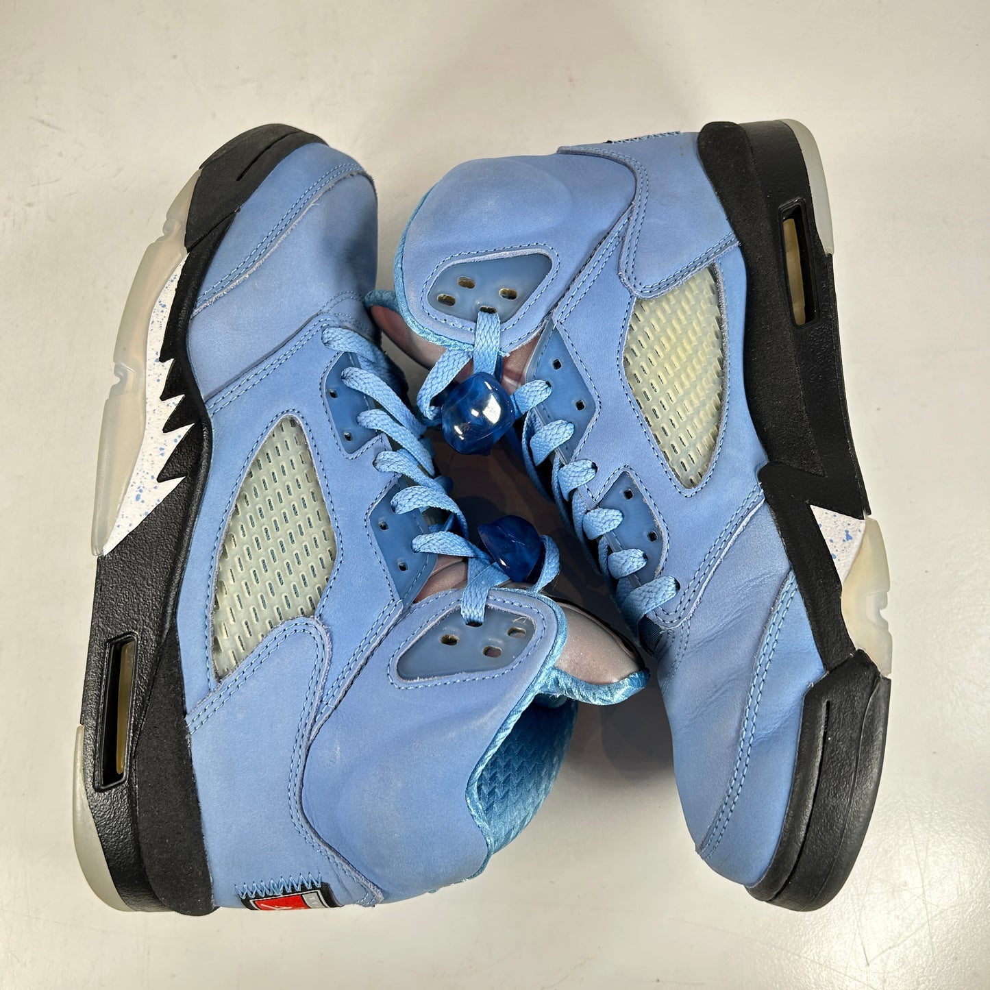 DV1310 401 Jordan 5 Retro UNC University Blue [USED] - 8 M (Used)