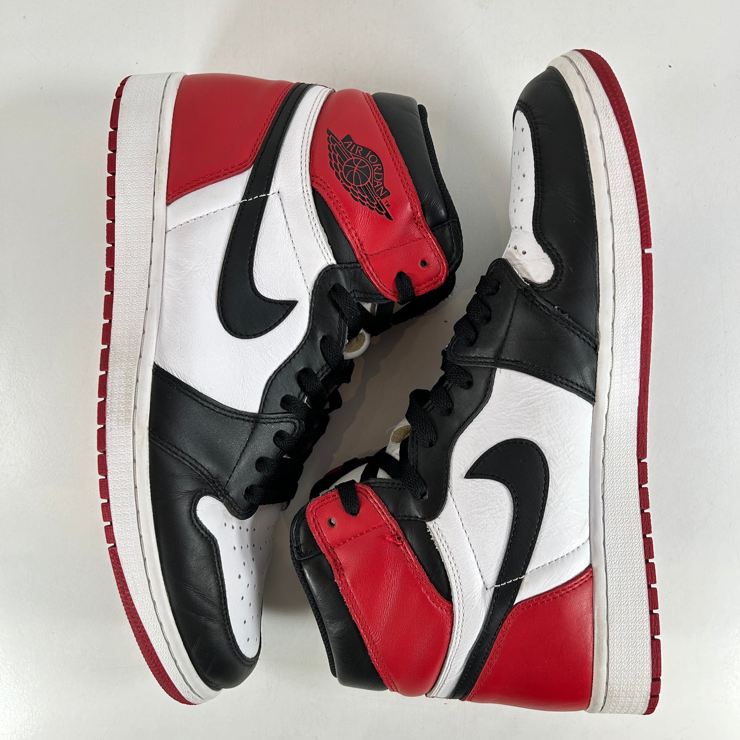 555088 125 Jordan 1 Retro Black Toe (2016) [USED] - 13 M (Used)