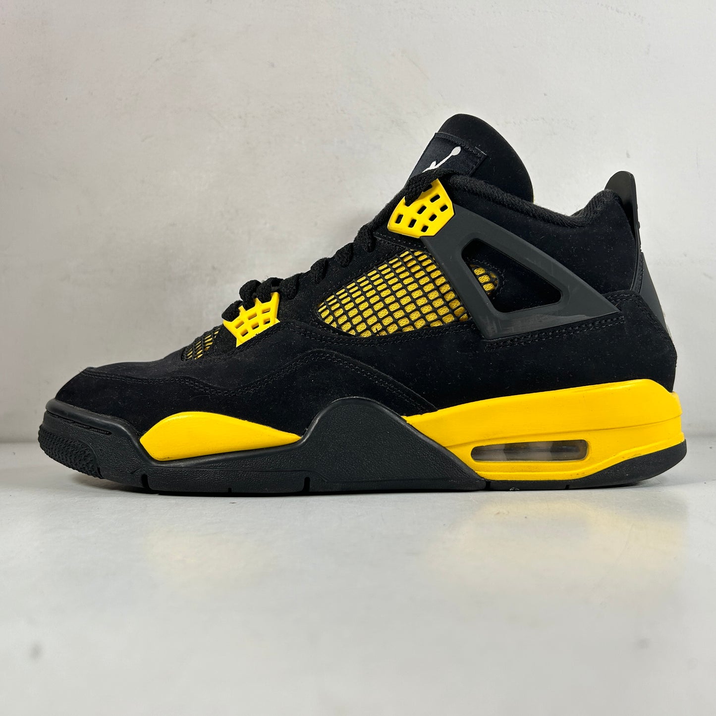 DH6927 017 Jordan 4 Retro Thunder (2023) [USED] - 10 M (Used) (No Box2)