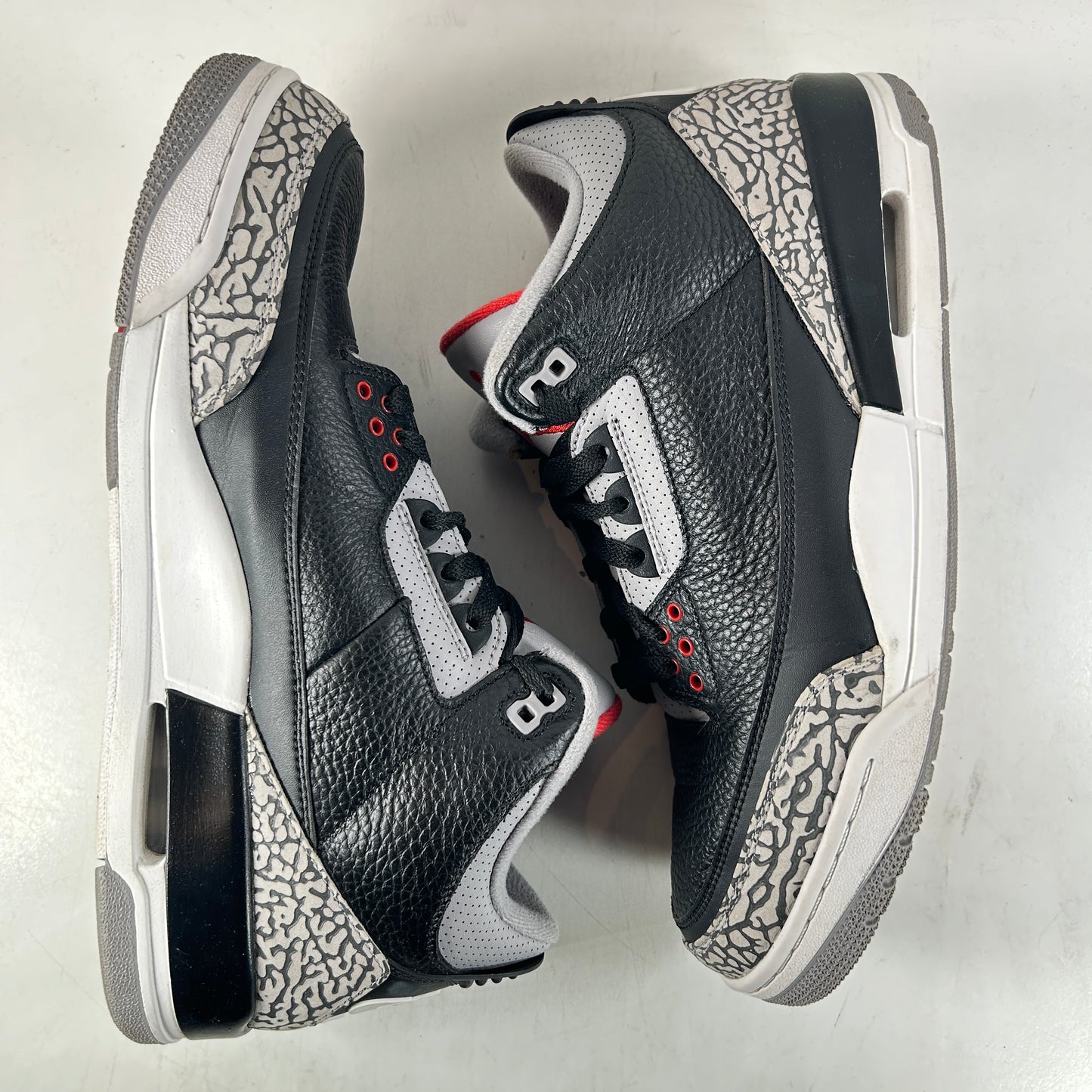 854262 001 Jordan 3 Black Cement 2018 [USED] - 11.5 M (Used3)