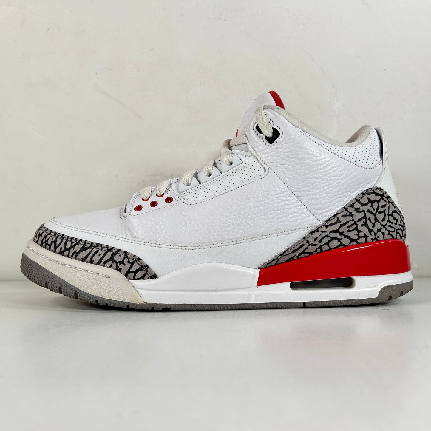 136064 116 Jordan 3 Retro Hall of Fame [USED] - 11 M (Used)