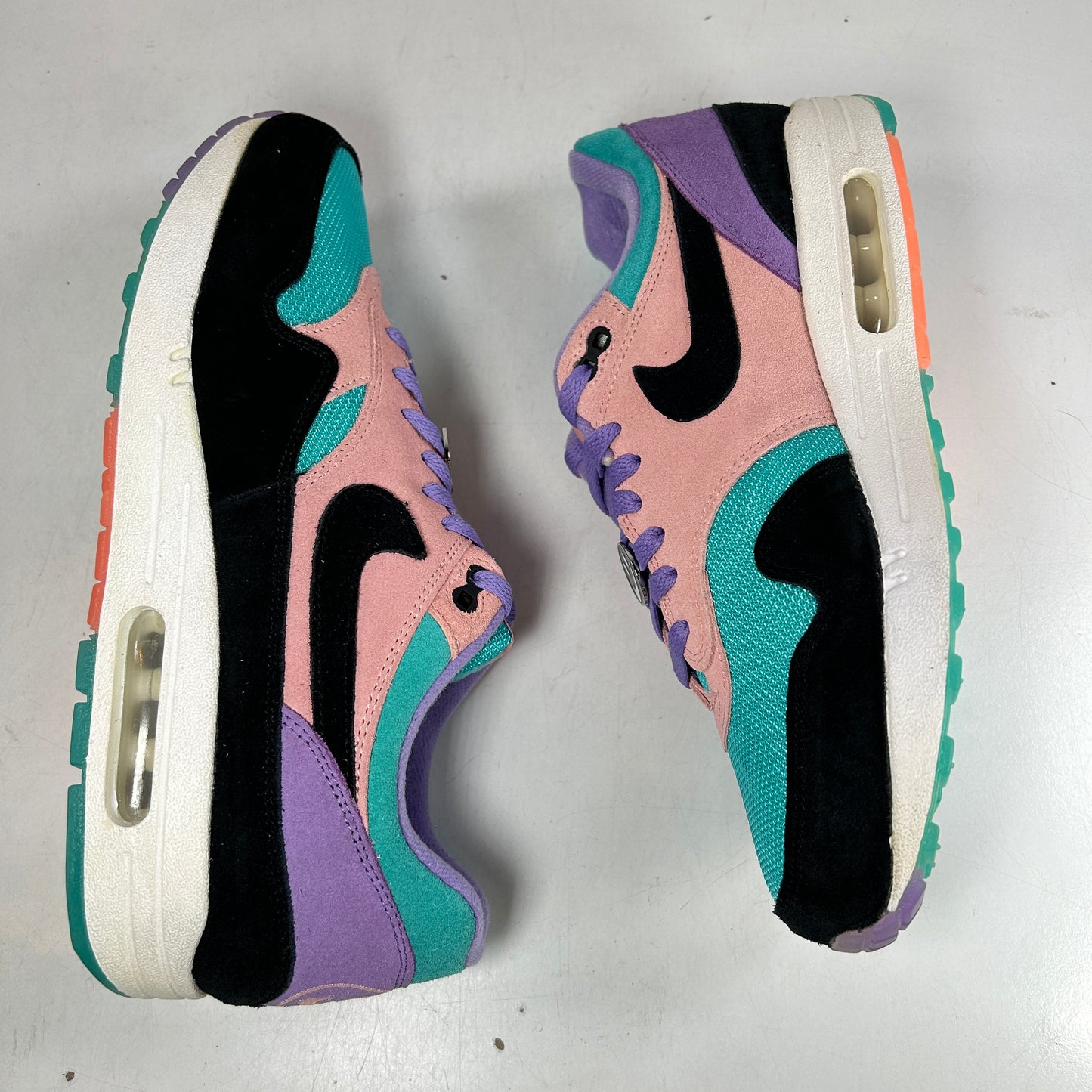 BQ8929 500 Nike Air Max 1 Have a Nike Day [CONDITIONAL] - 11 M (Glue Stains) (Damaged Box)