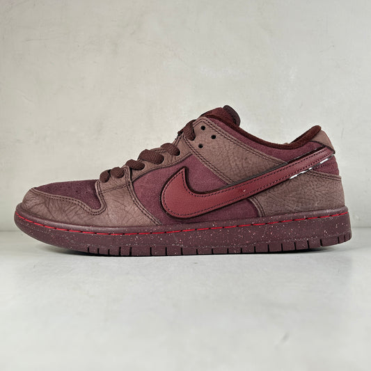 FN0619 600 Nike SB Dunk Low “City of Love” [USED] - 10.5 M (Used)