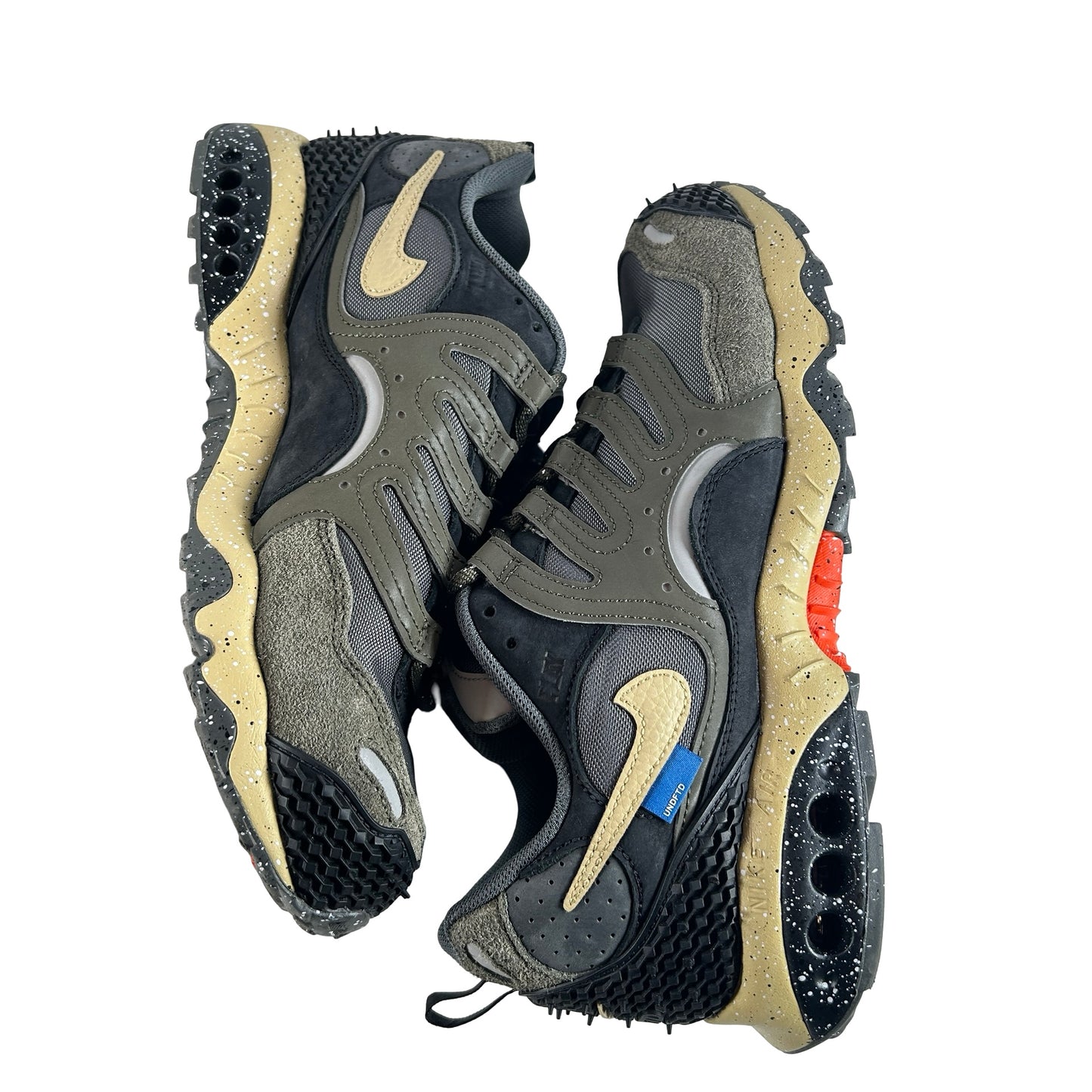 FN7546 300 Undefeated x Air Terra Humara 'Cargo Khaki' [USED] - 11 M (Used2)