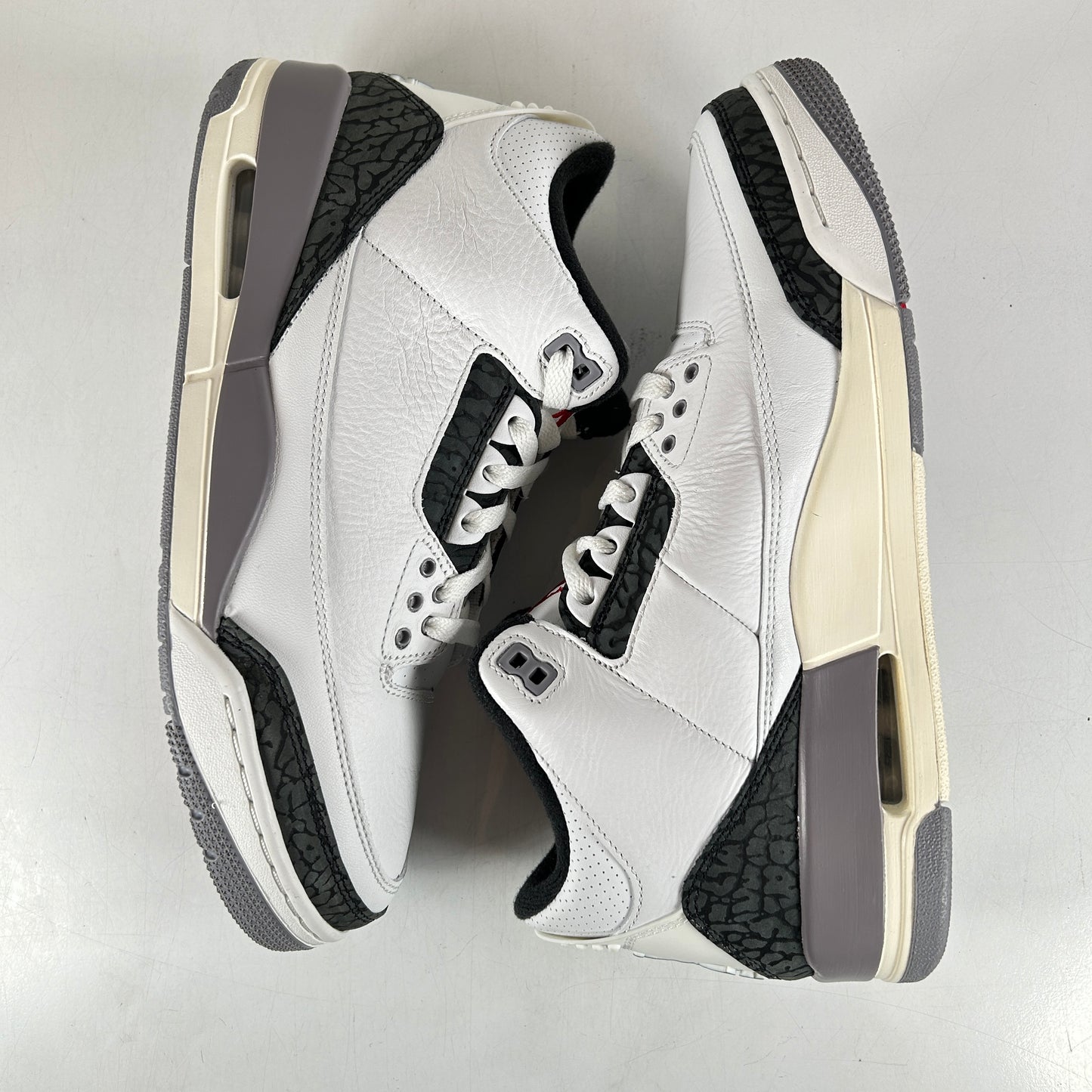 CT8532 106 Jordan 3 Retro Cement Grey [USED] - 9.5 M (Used)