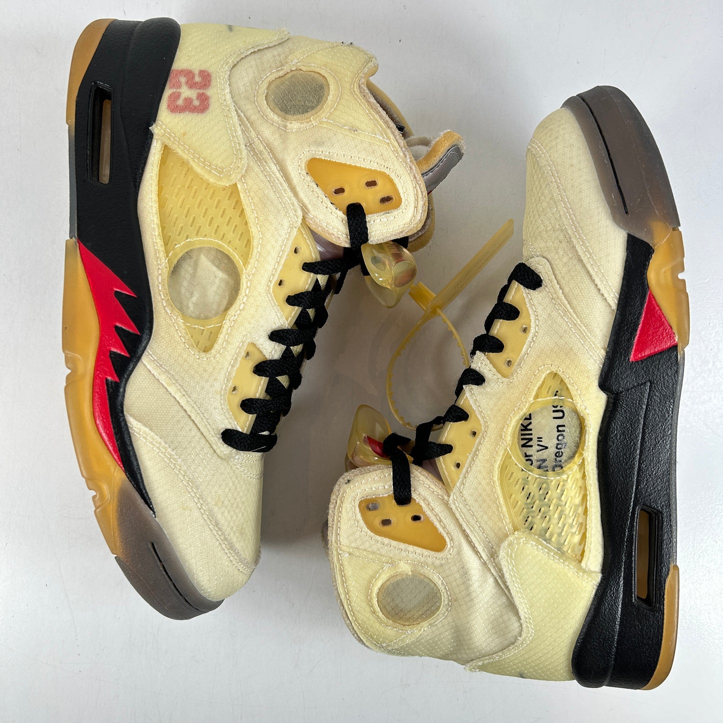 DH8565 100 Jordan 5 Off-White Sail [USED] - 7 M (Used)