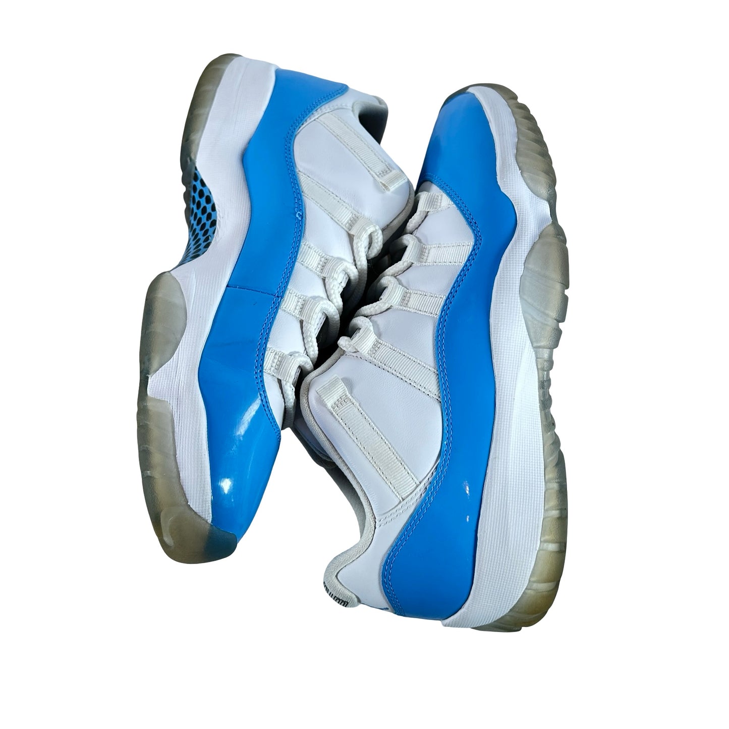 528895 106 Jordan 11 Retro Low University Blue (2017) [USED] - 9 M (Used)