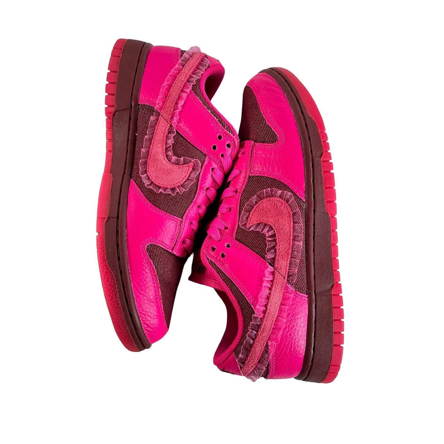 DQ9324 600 Nike Dunk Low Valentine's Day (2022) (W) [USED] - 7.5 W (Used)