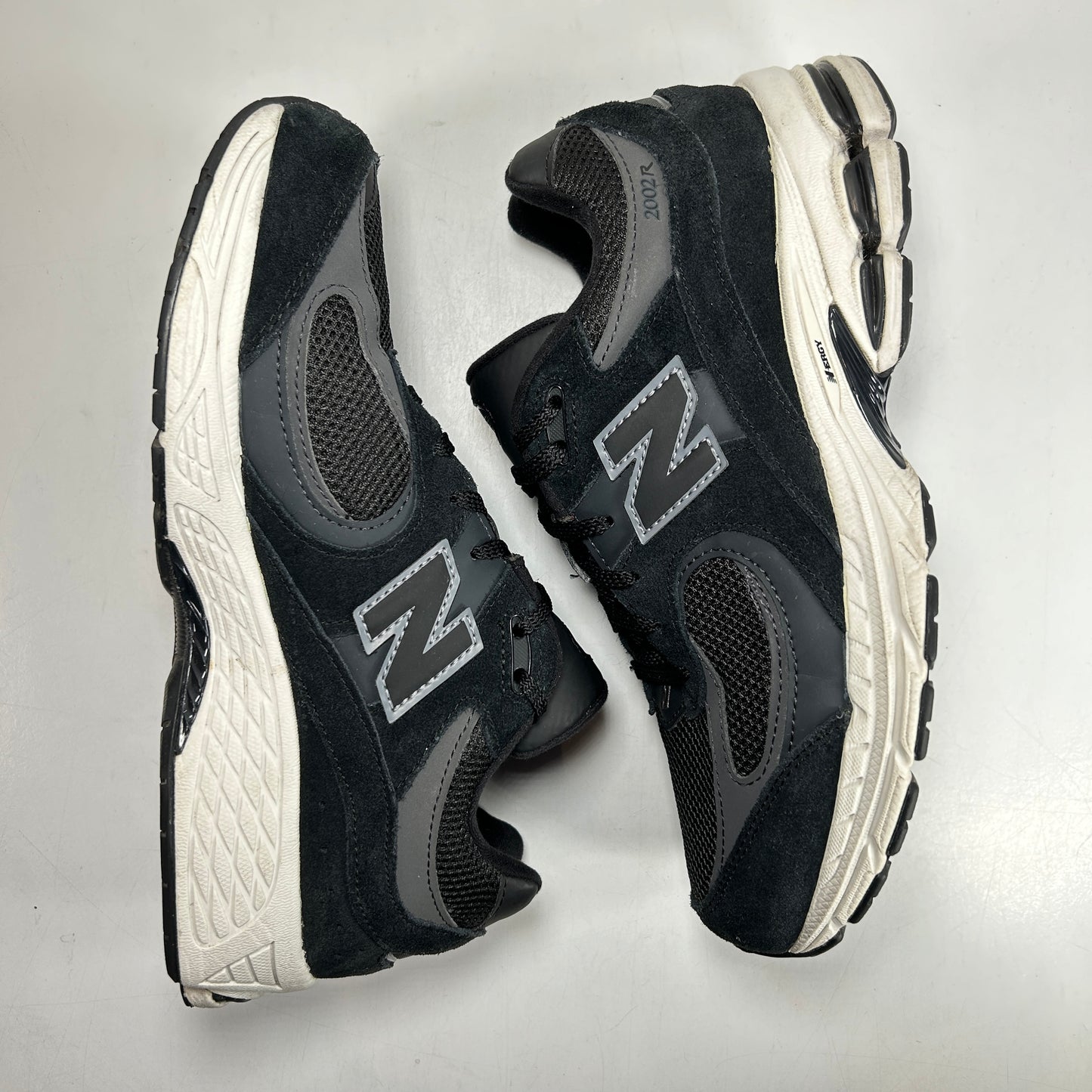 GC2002BK New Balance 2002R Black (GS) [USED] - 7 M (Used) (No Box)