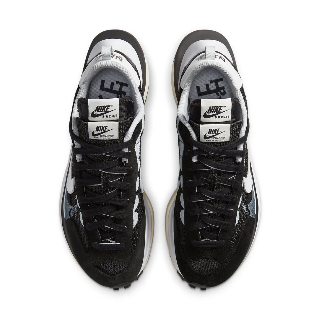 CV1363 001 Nike Vaporwaffle sacai Black White