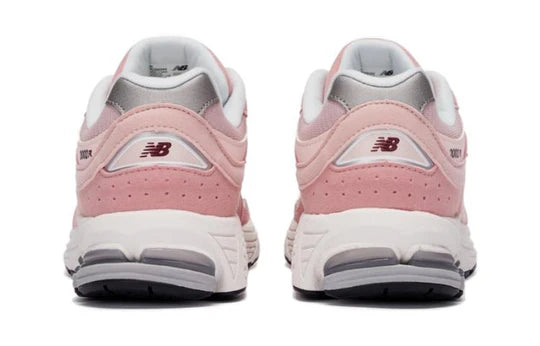 GC2002SK New Balance 2002R Rosa Arena (GS)