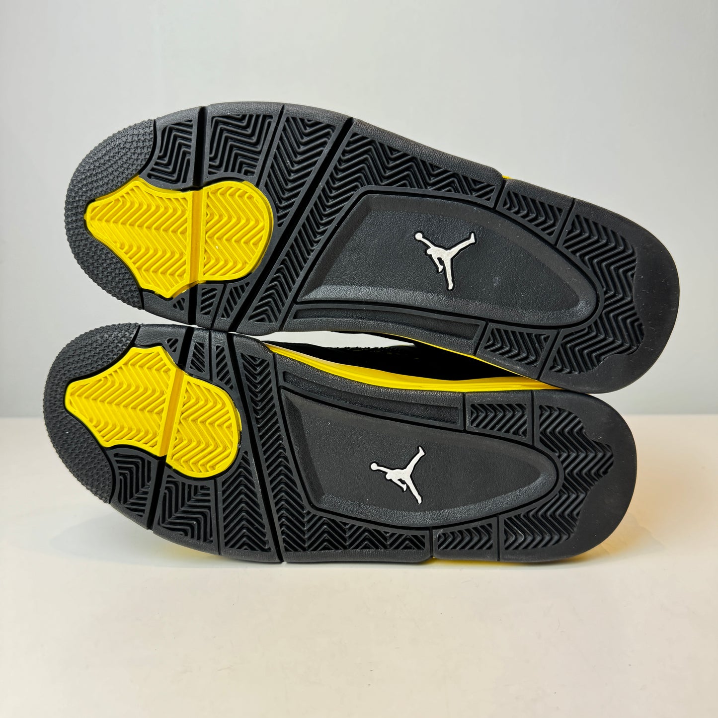 DH6927 017 Jordan 4 Retro Thunder [USED] - 10 M (VNDS)