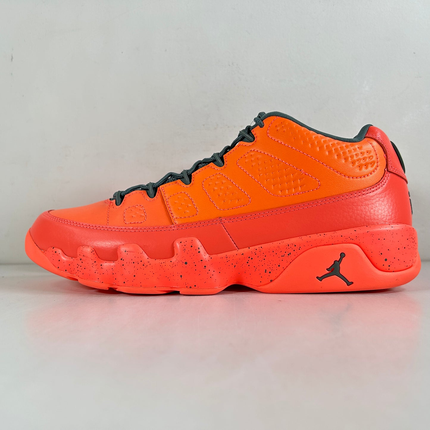832822 805 Jordan 9 Retro Low Bright Mango [USED] - 10.5 M (VNDS) (Replace Box)