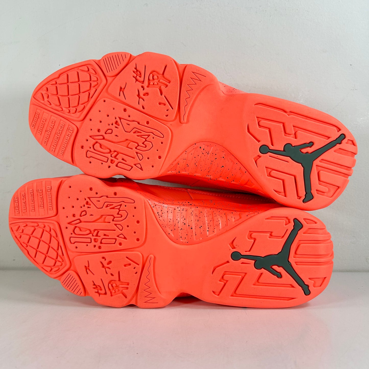 832822 805 Jordan 9 Retro Low Bright Mango [USED] - 10.5 M (VNDS) (Replace Box)