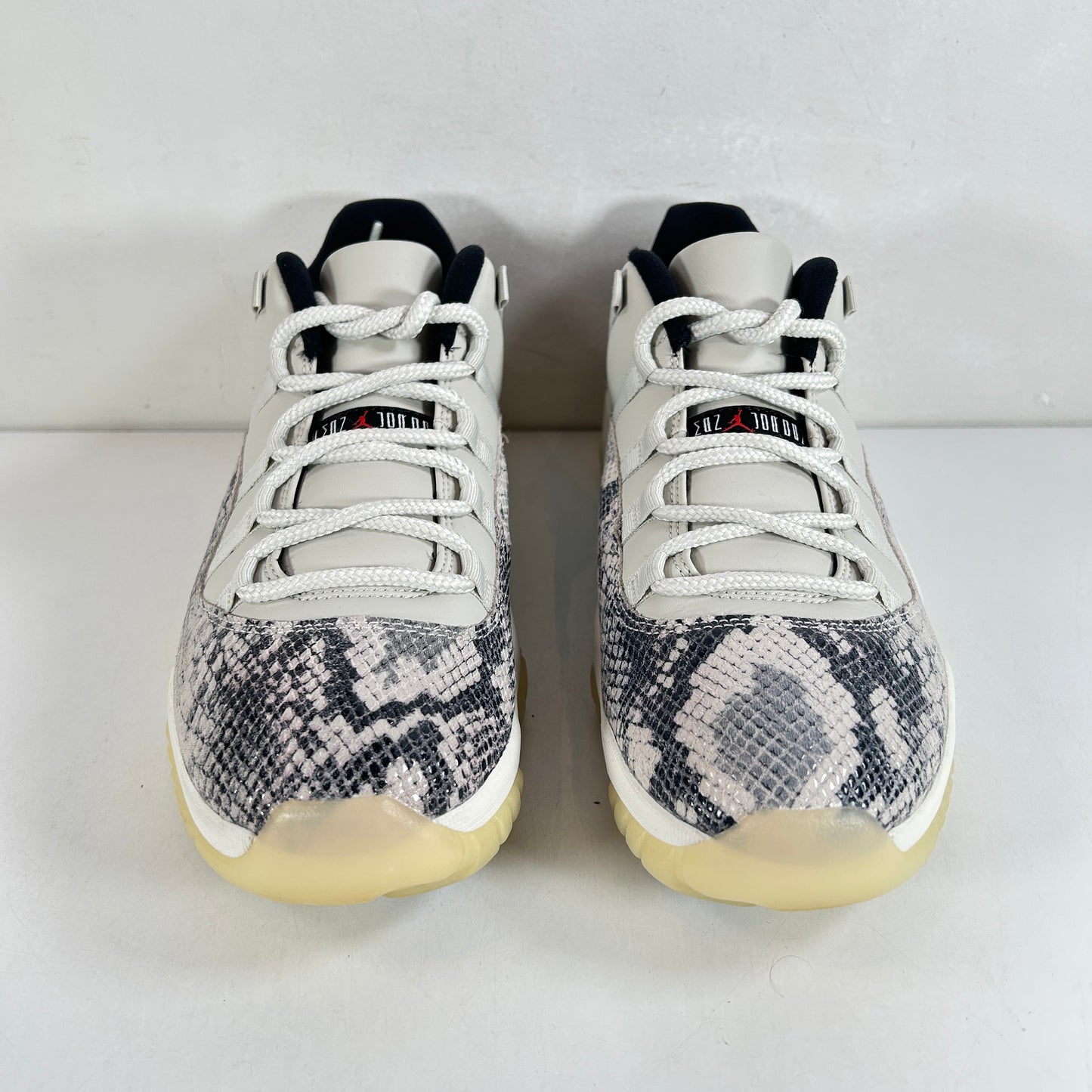 CD6846 002 Jordan 11 Retro Low Snake Light Bone [USED] - 10.5 M (Used)